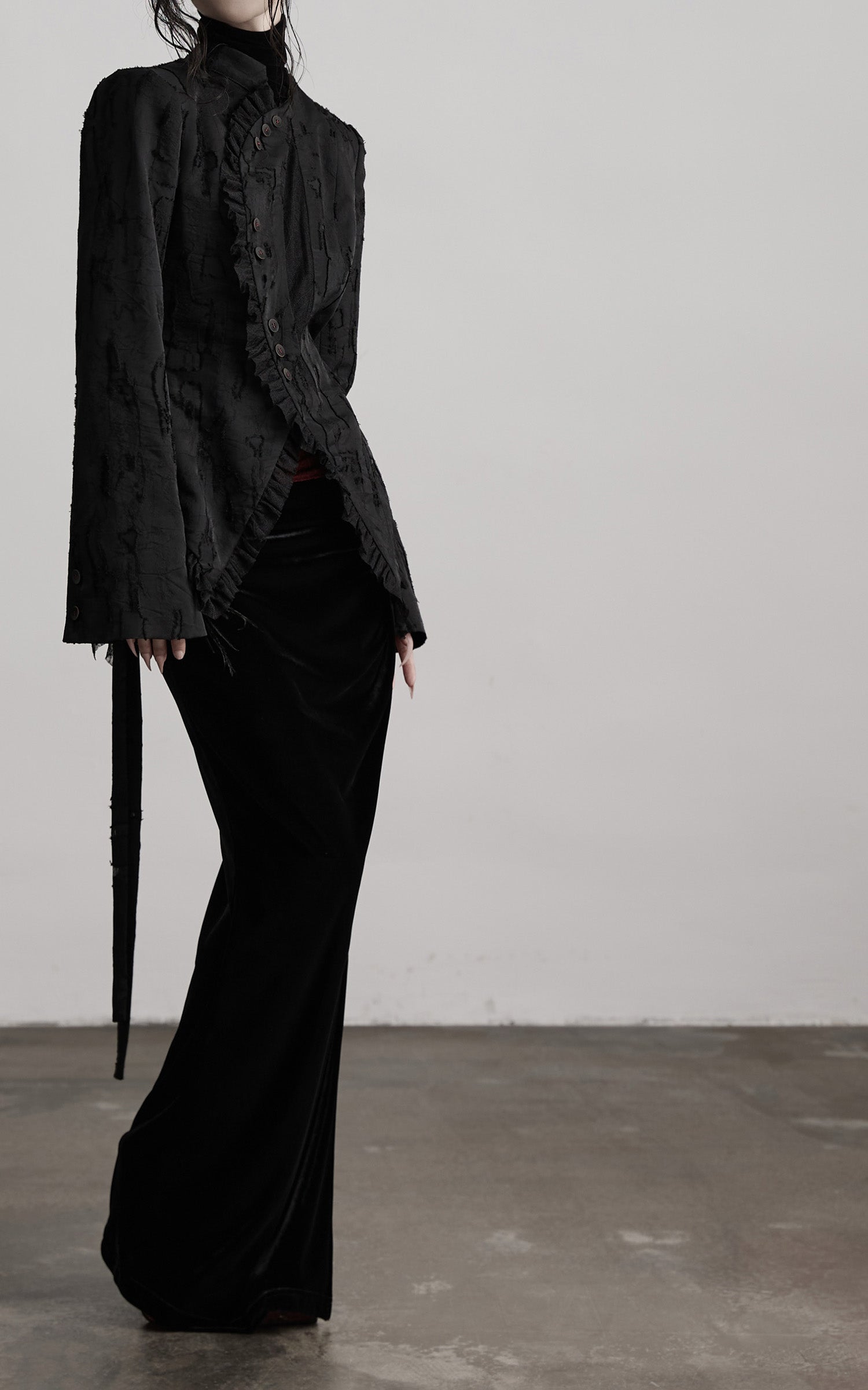 DOINDULGE Textured Asymmetric Blazer with Ruffled Edge and Fitted Silhouette