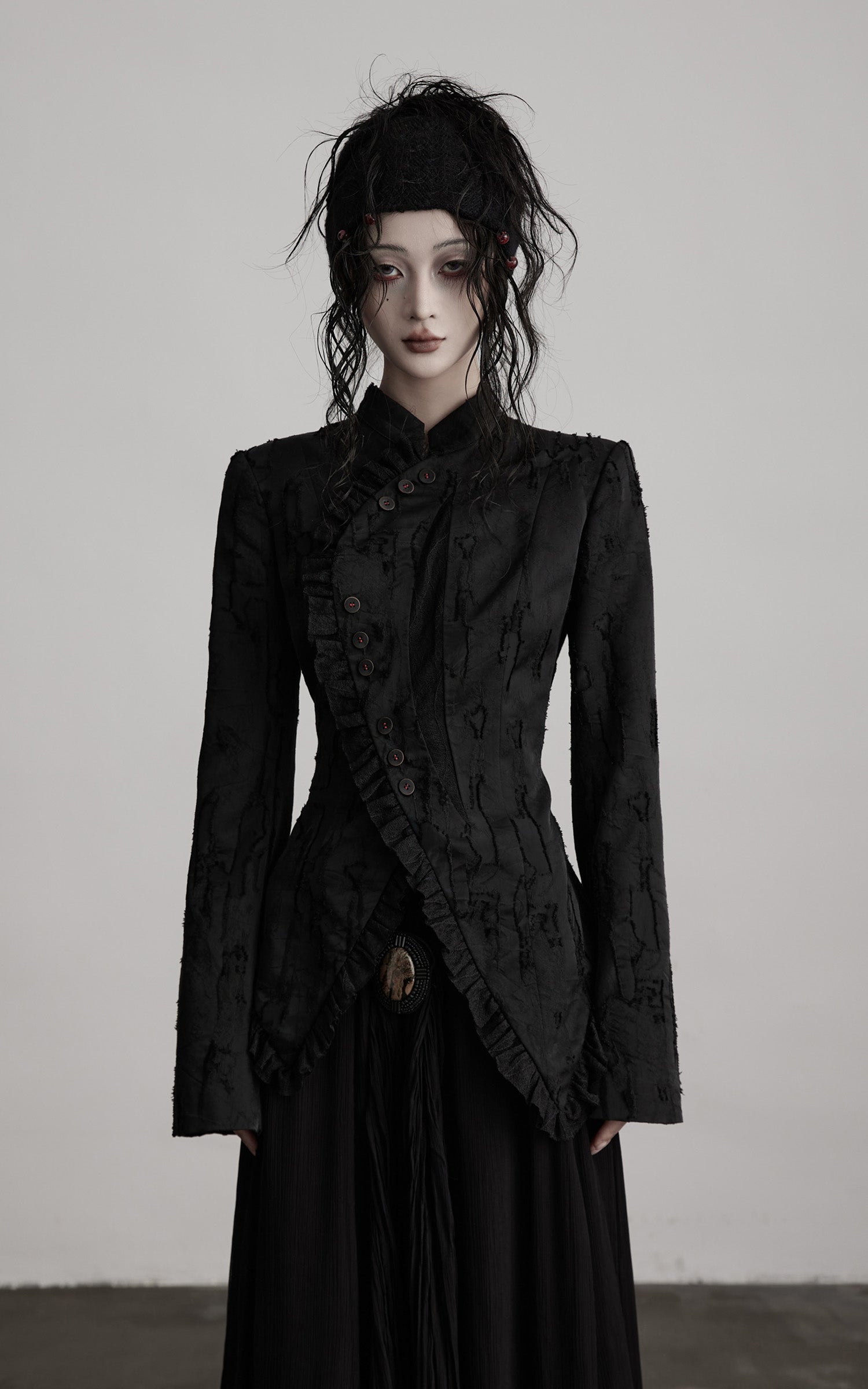 DOINDULGE Textured Asymmetric Blazer with Ruffled Edge and Fitted Silhouette