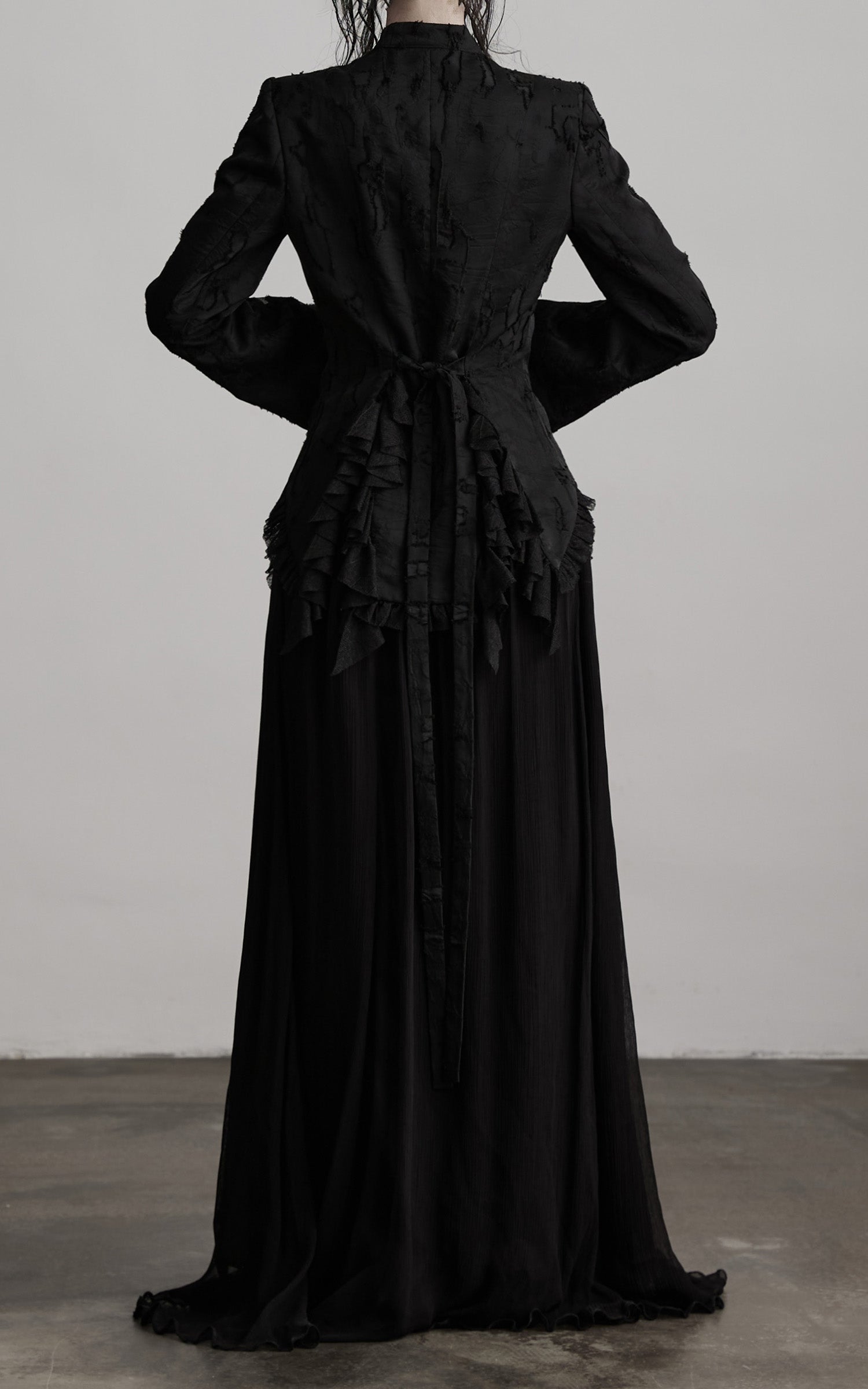 DOINDULGE Textured Asymmetric Blazer with Ruffled Edge and Fitted Silhouette