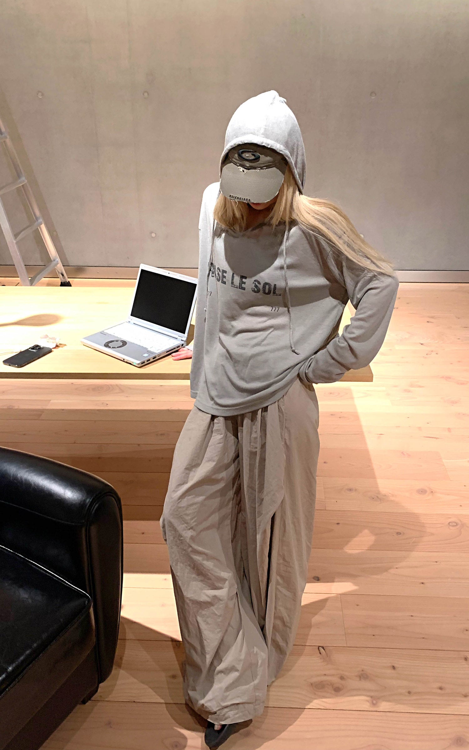 Rase le sol グレー フード付き プリント 長袖Tシャツ