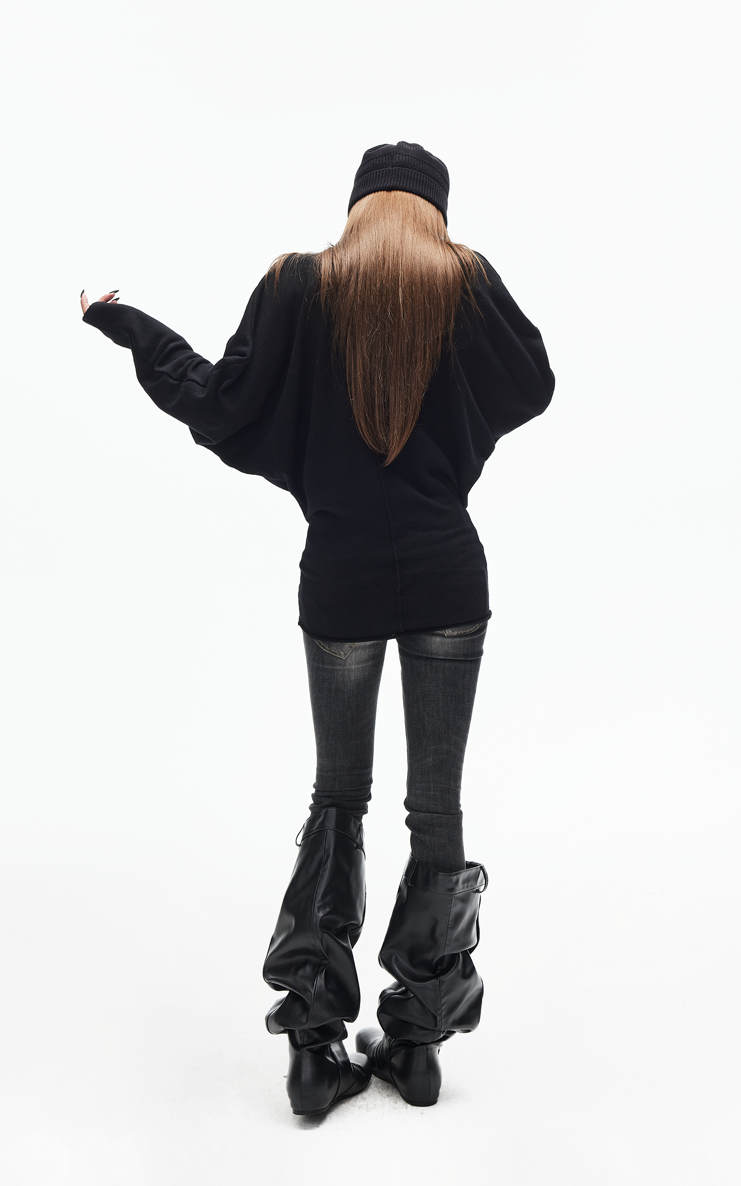 IAMXIAA Deep V Batwing Knit Top