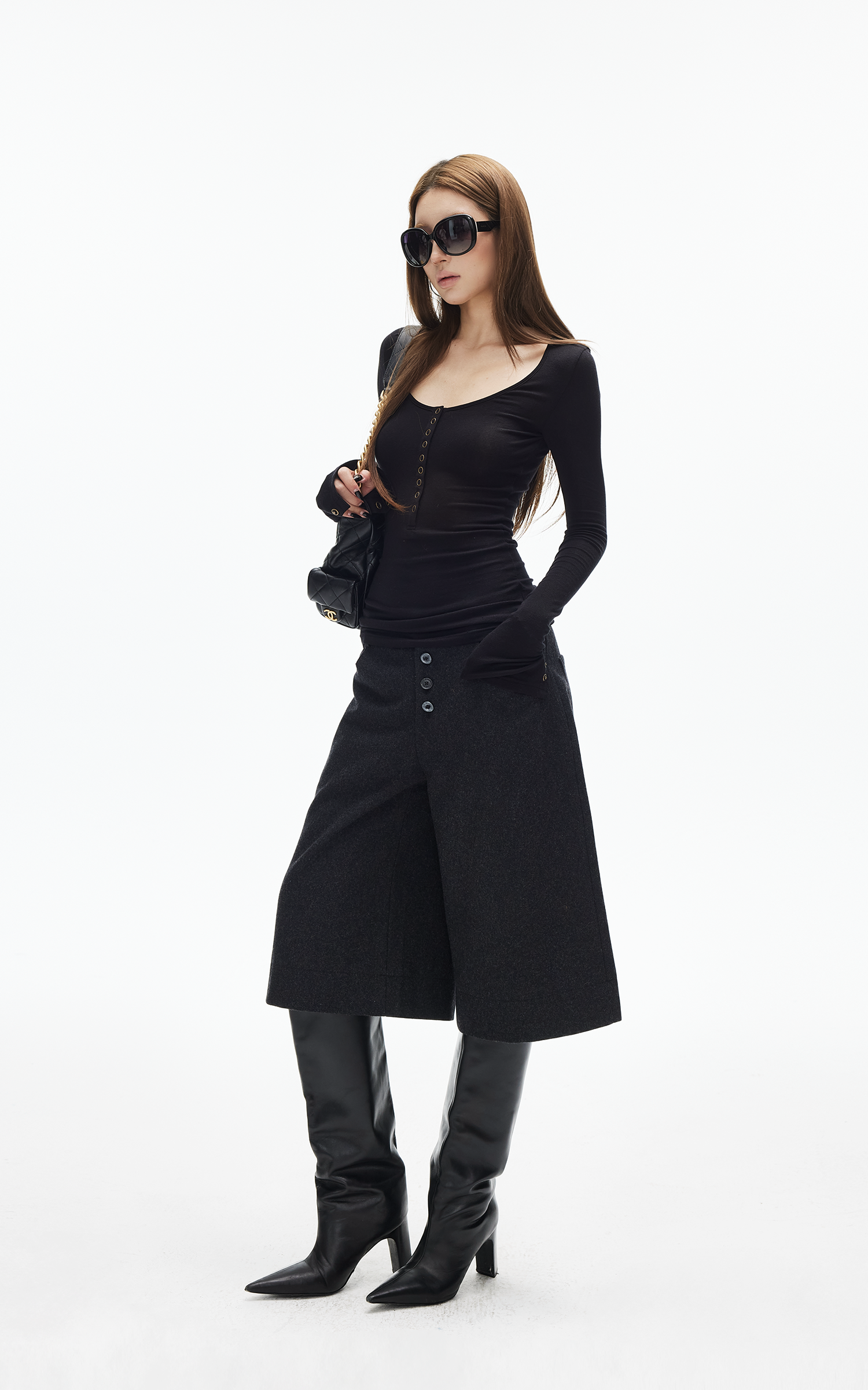 IAMXIAA Grommet Detail Fitted Knit Top