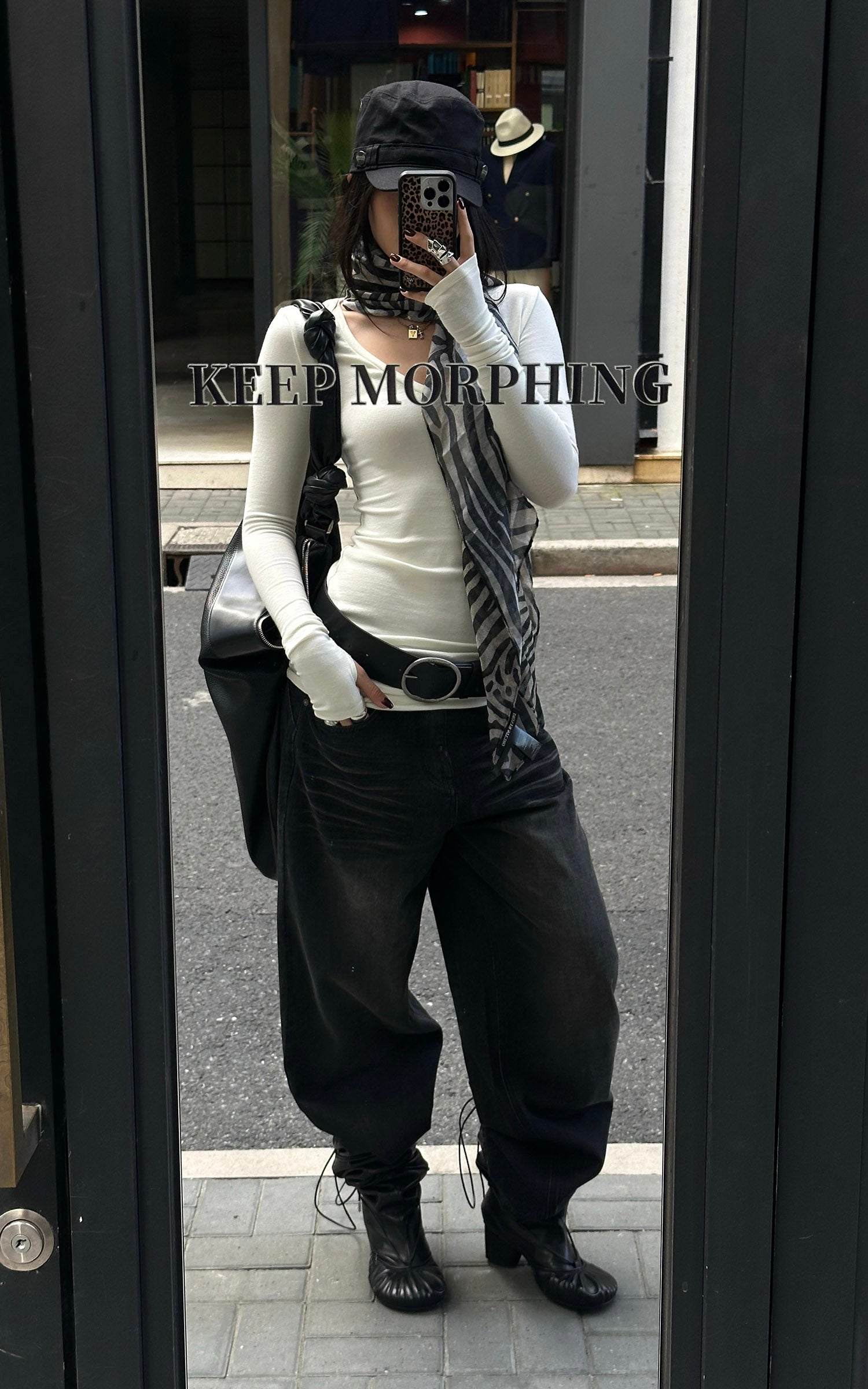 ROVENTE Washed Black Wide Leg Denim Pants
