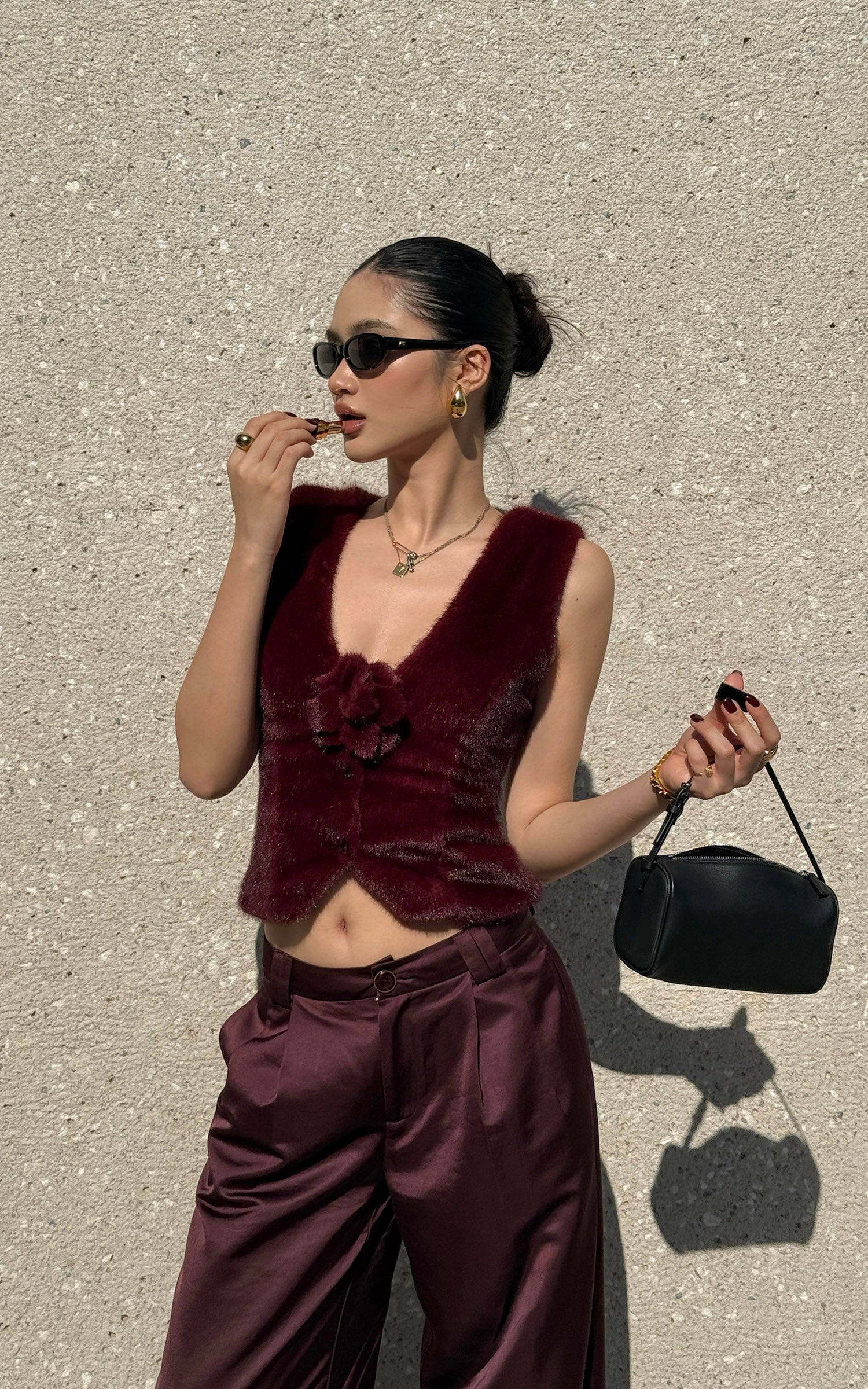 ROVENTE Faux Fur Vest with Detachable Flower
