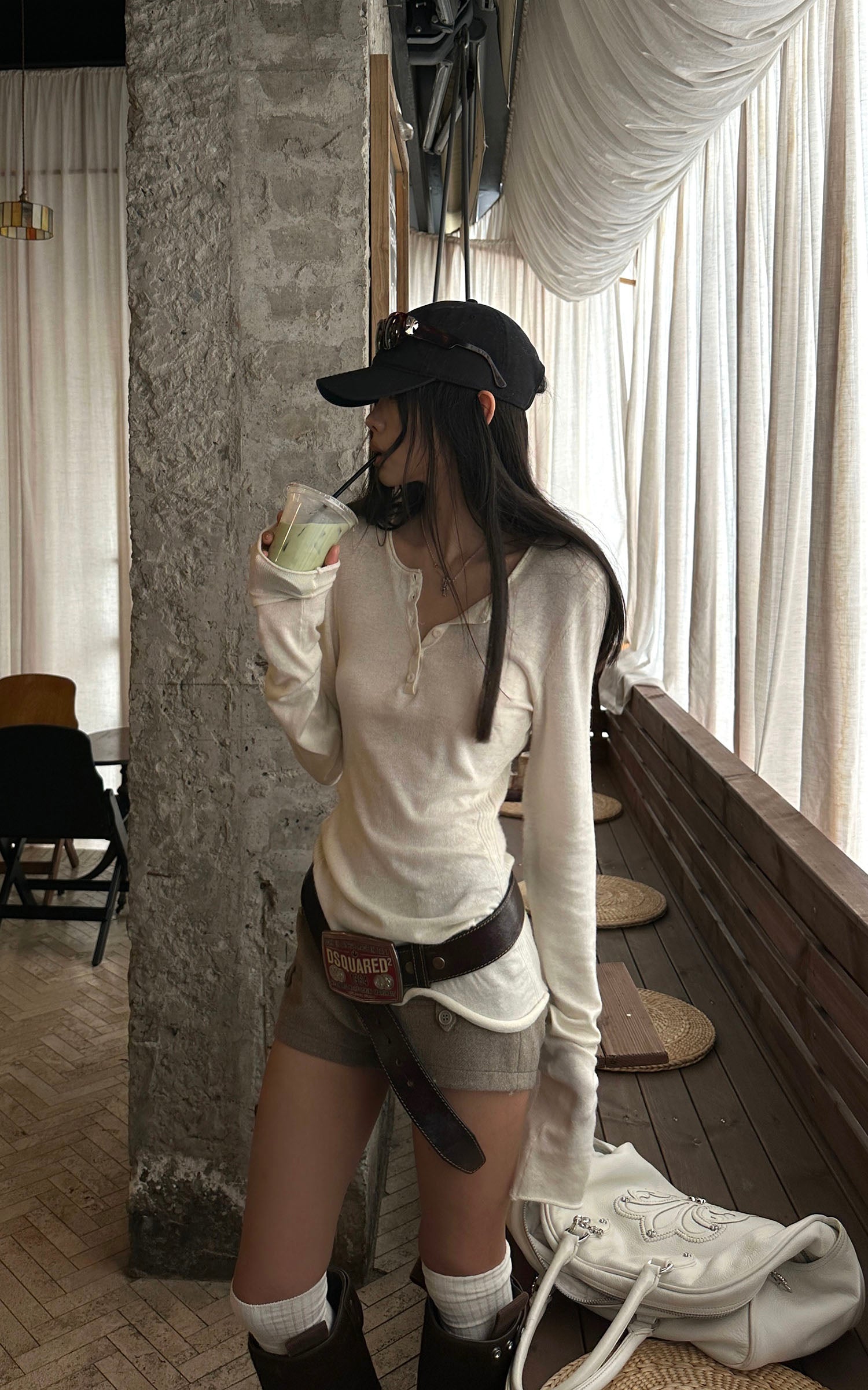 WARDEN EDGE Asymmetric Hem Ribbed Knit T-Shirt