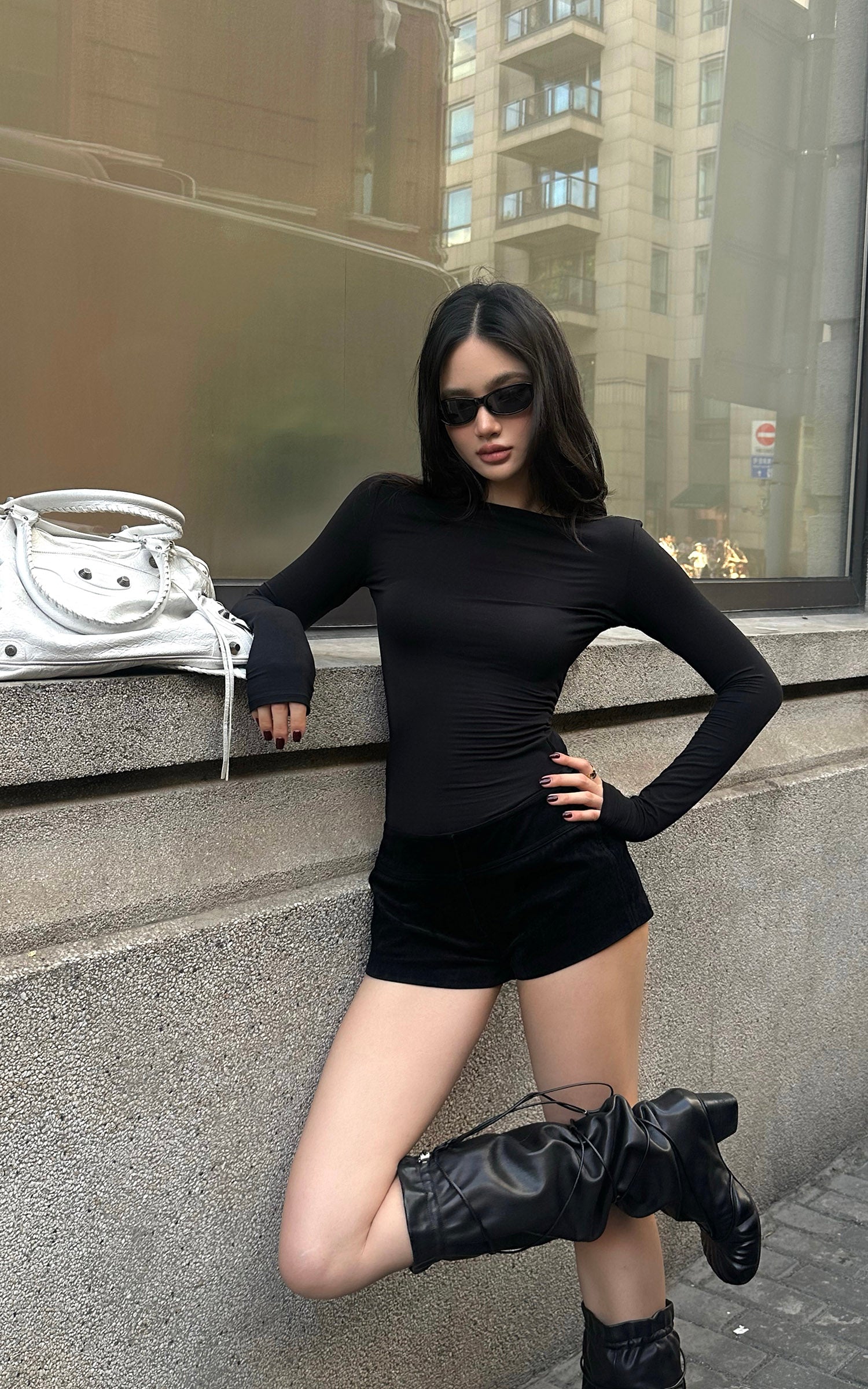 ROVENTE 등판 메쉬 패널 긴소매 탑