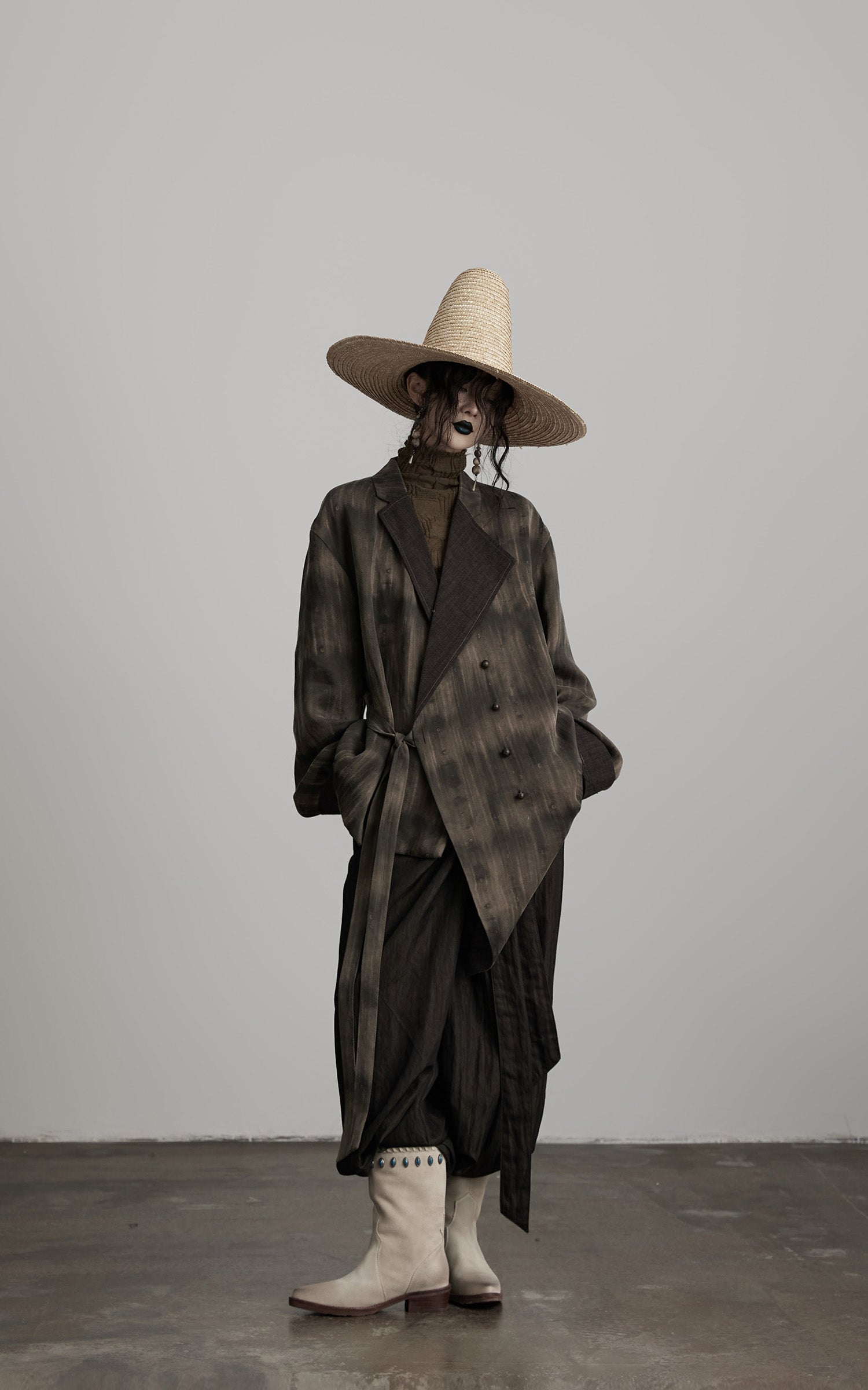 DOINDULGE Asymmetric Dyed Tailored Jacket