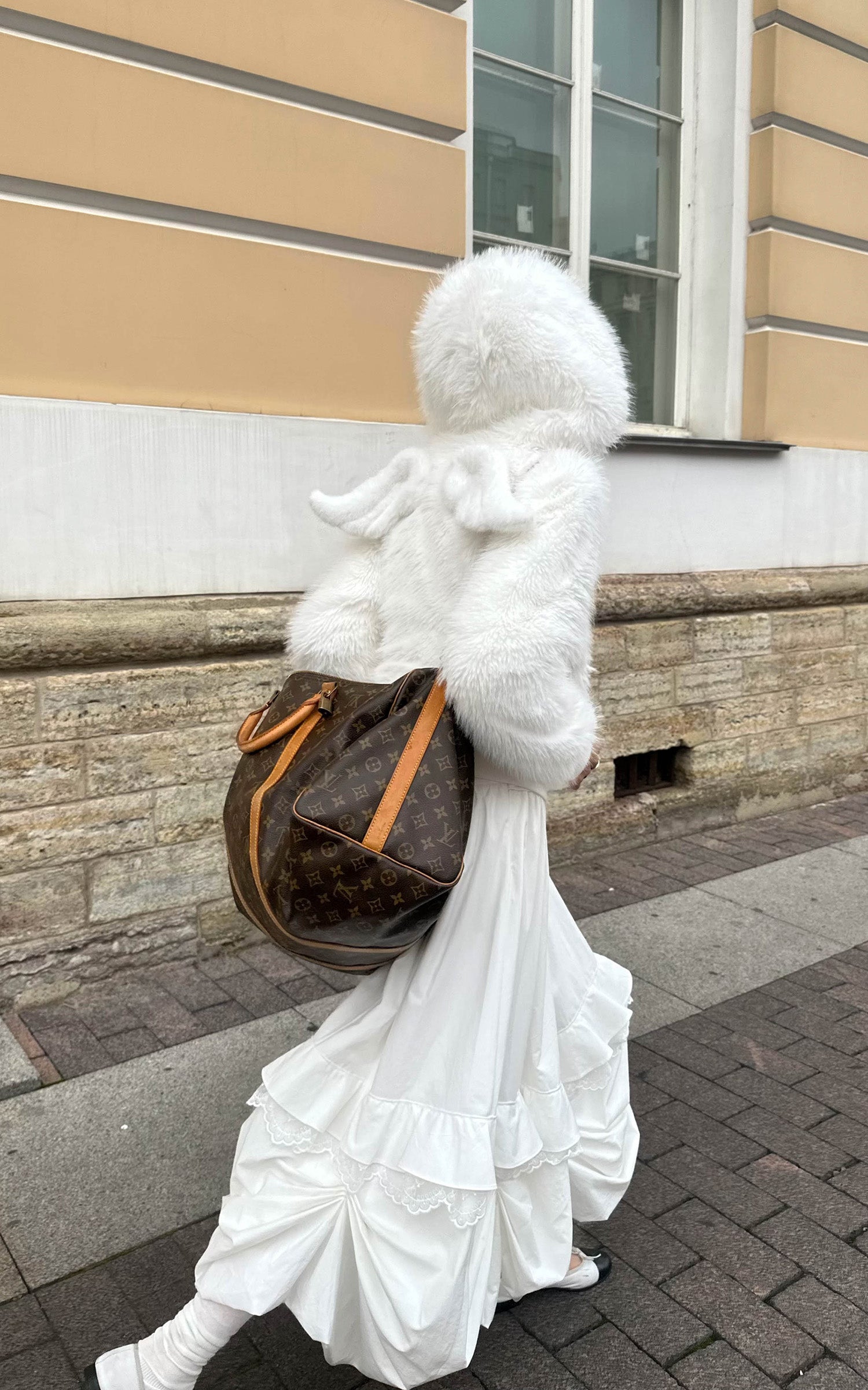 Rase le sol Gathered Puff Skirt With Lace Trim And Tiered Draping