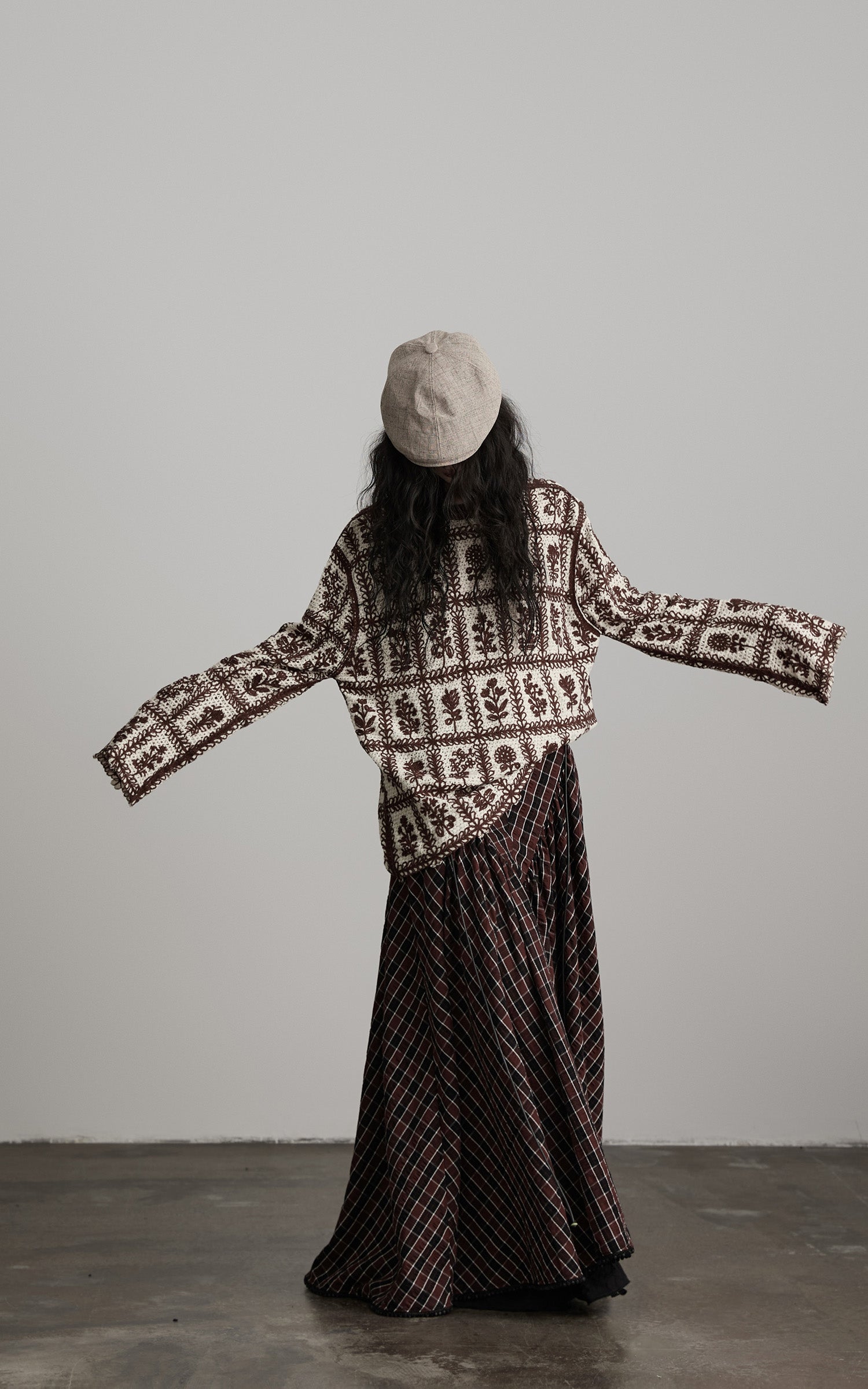 DOINDULGE Floral Grid Knit Sweater