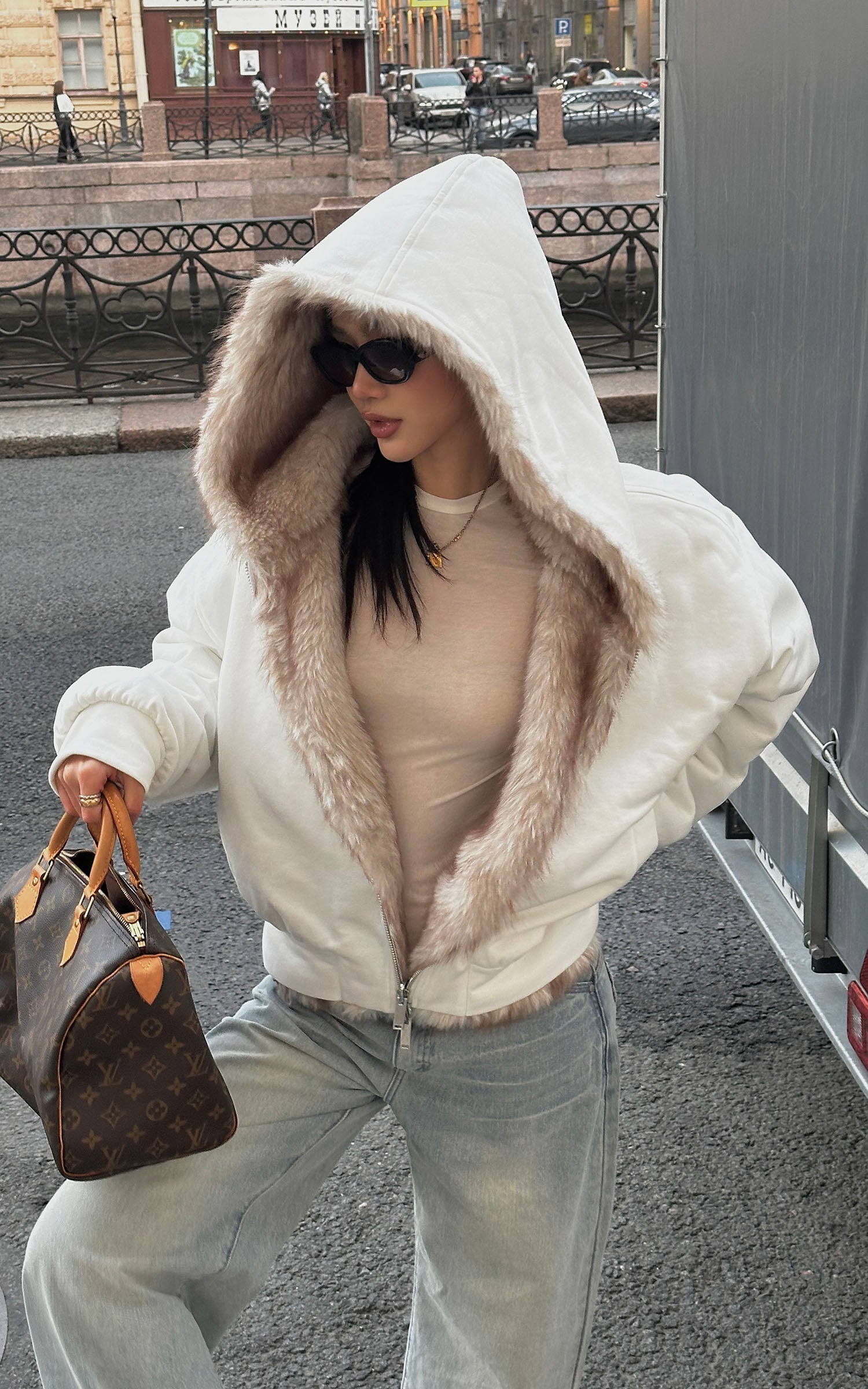 ROVENTE リバーシブルフリースフーディジャケット