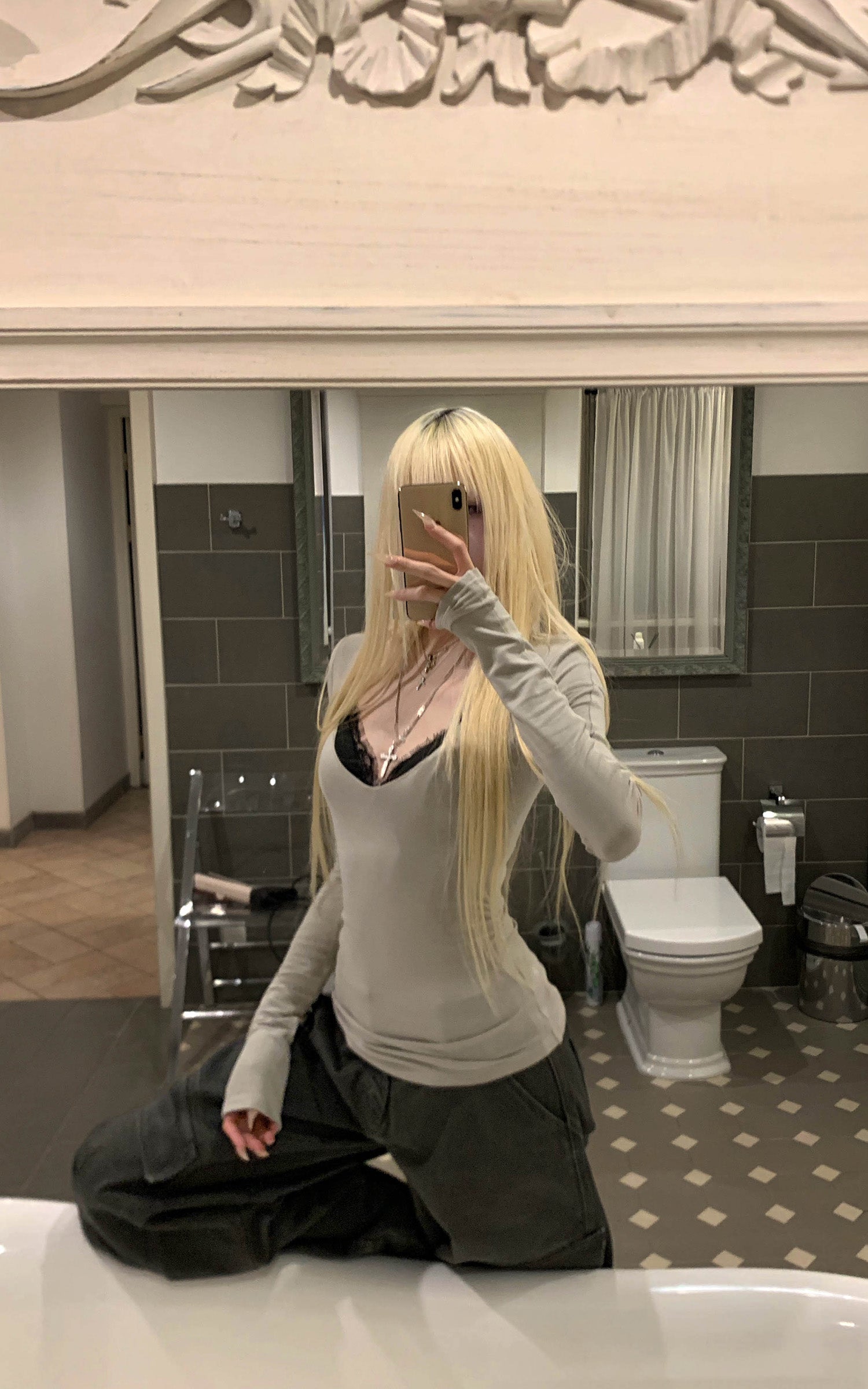 Rase le sol 레이스 트리밍이 돋보이는 골지 딥 V넥 긴팔 티 &amp; 캐미솔 세트