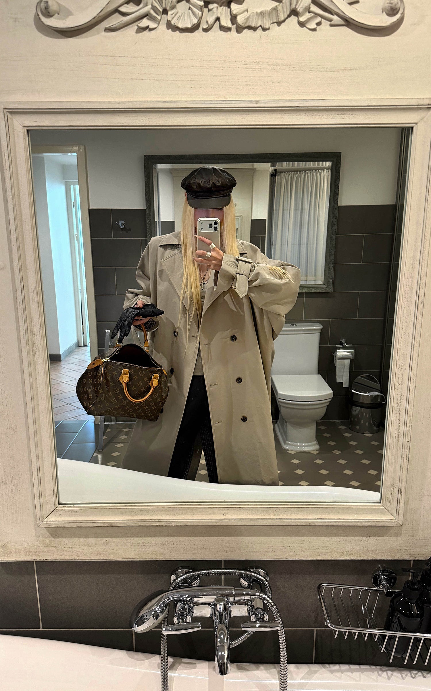 Rase le sol 체크 안감이 돋보이는 리버시블 롱 트렌치코트