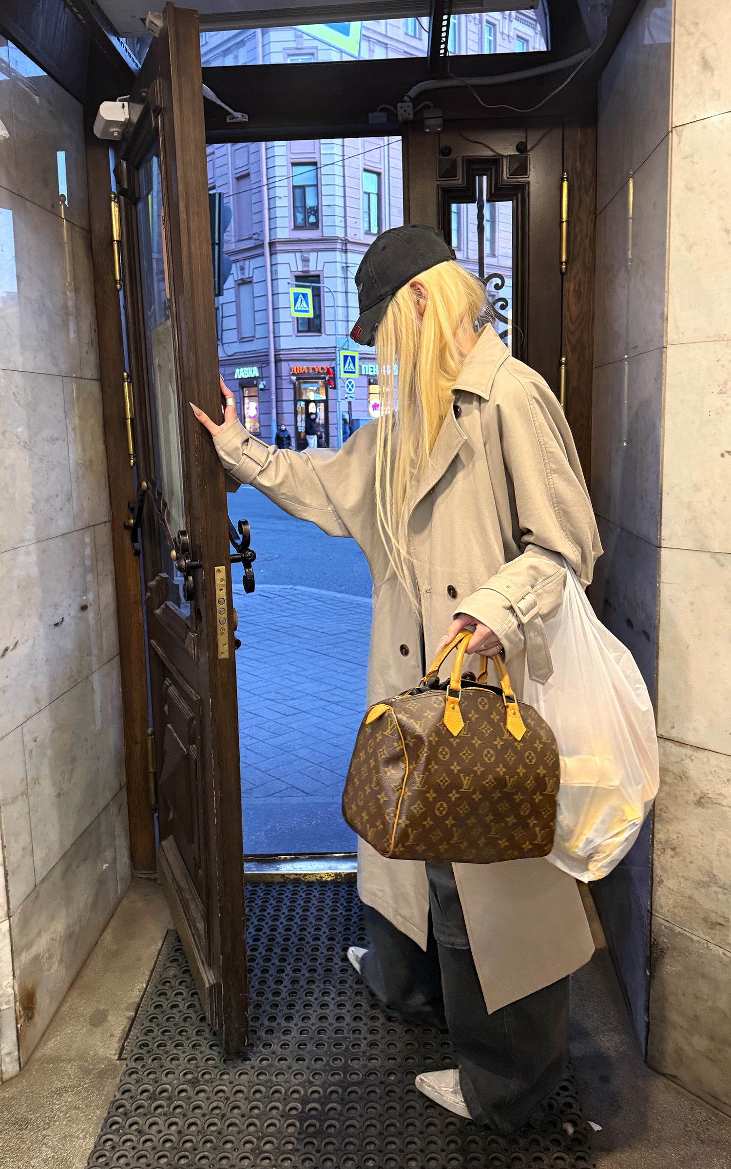 Rase le sol 체크 안감이 돋보이는 리버시블 롱 트렌치코트