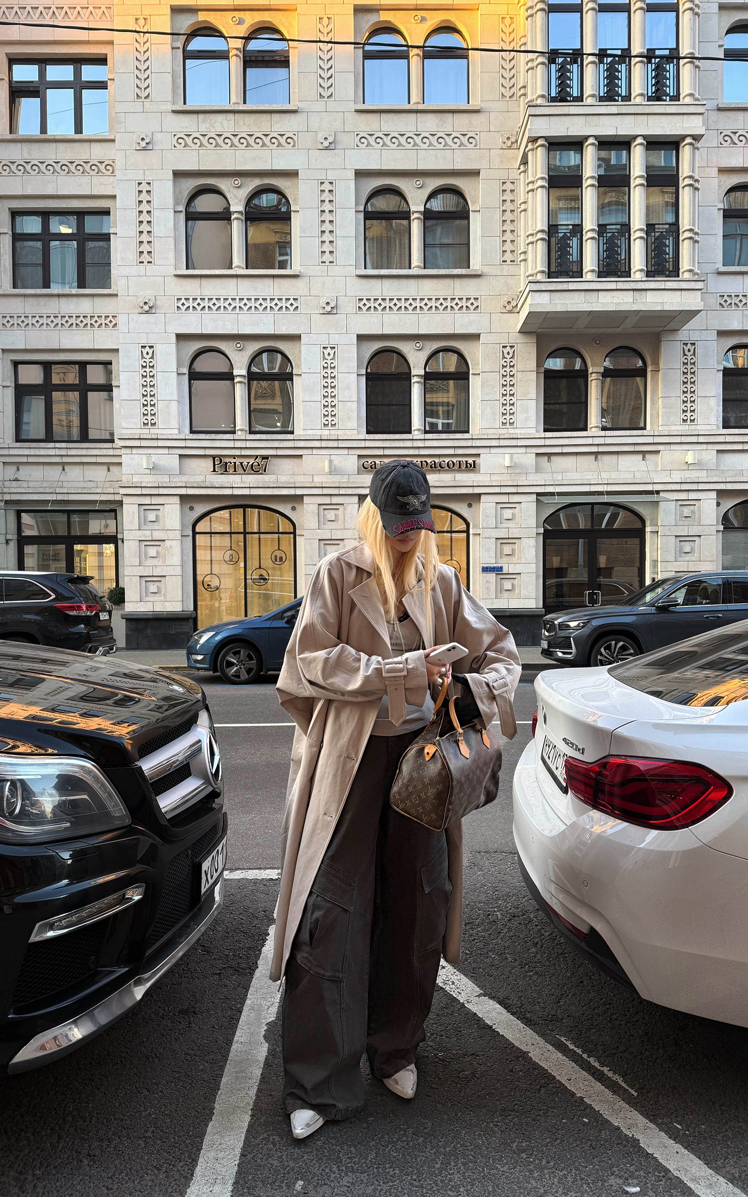 Rase le sol 彫刻されたワイドレッグユーティリティデニムパンツ