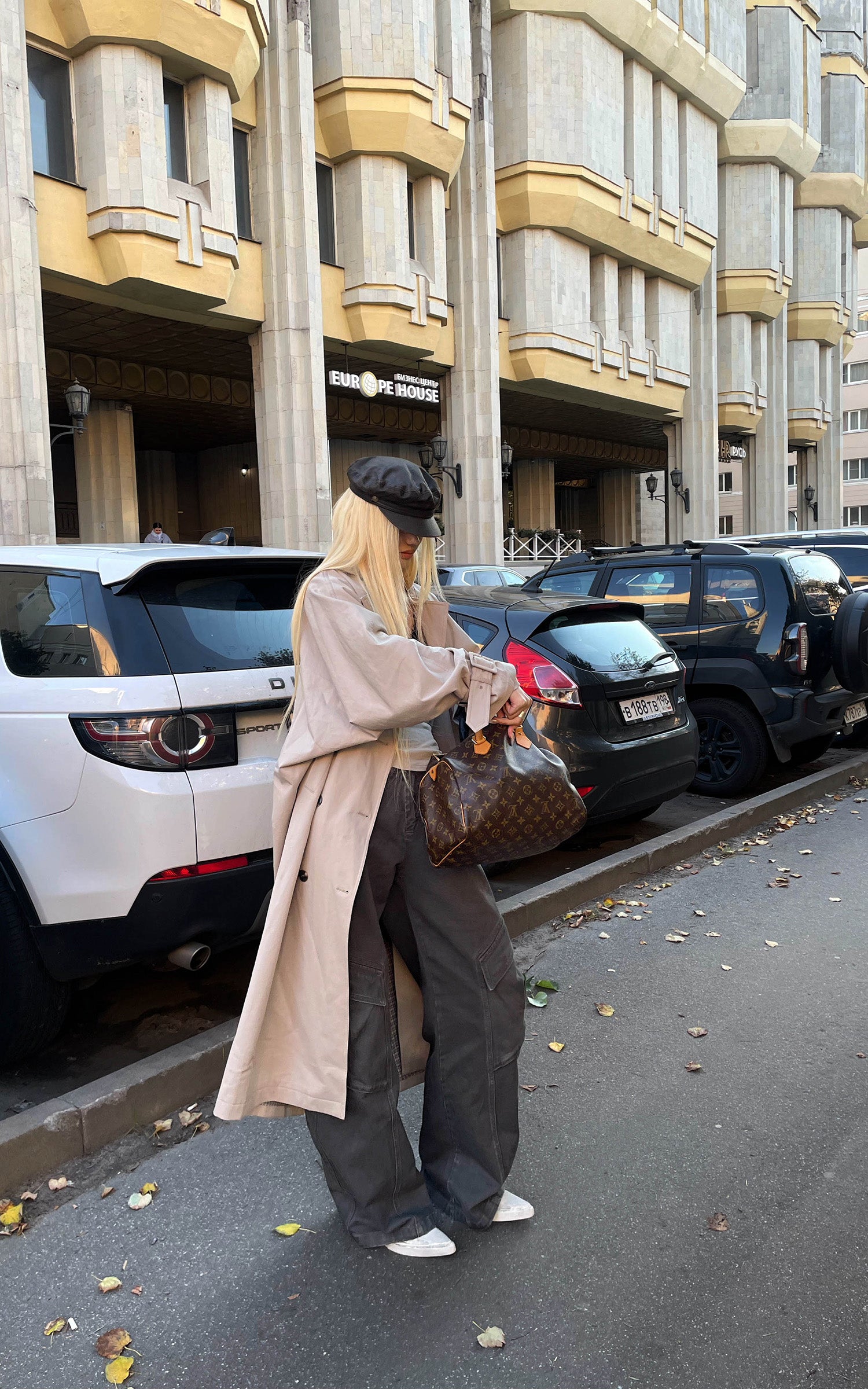 Rase le sol 彫刻されたワイドレッグユーティリティデニムパンツ