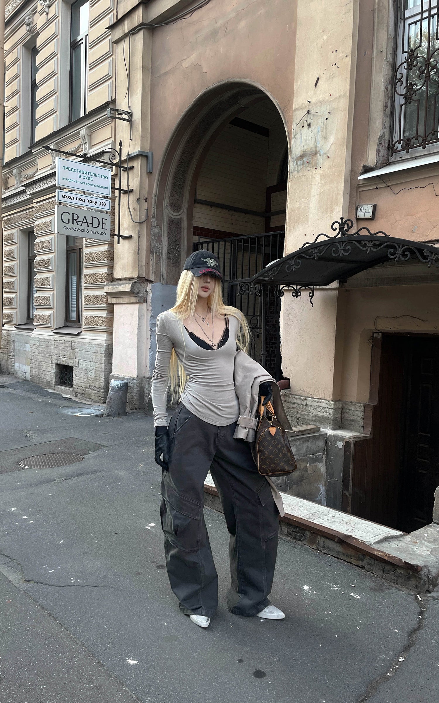 Rase le sol 레이스 트리밍이 돋보이는 골지 딥 V넥 긴팔 티 &amp; 캐미솔 세트