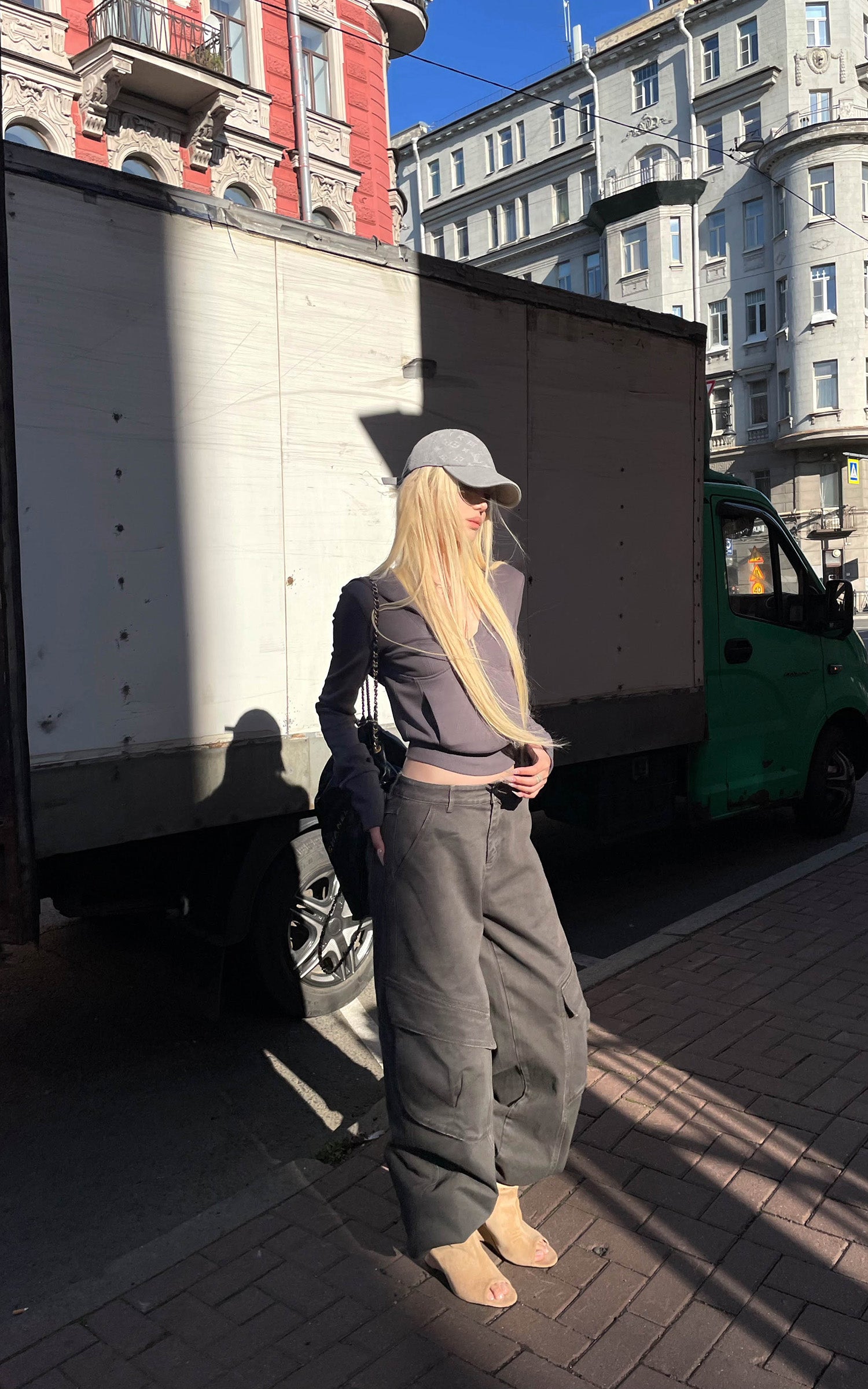 Rase le sol 彫刻されたワイドレッグユーティリティデニムパンツ