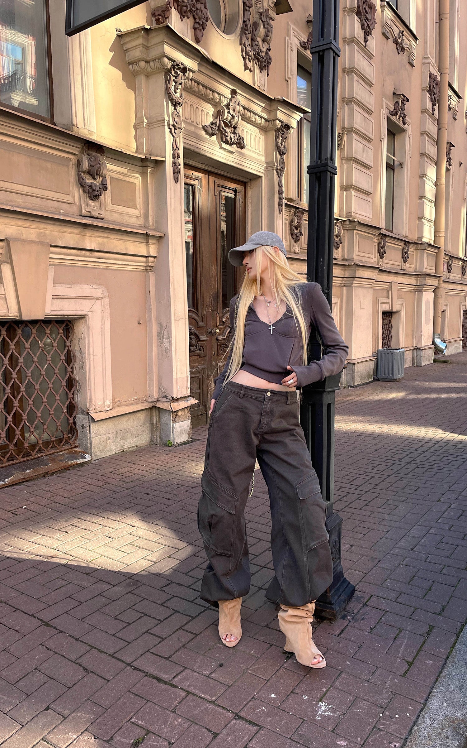 Rase le sol 彫刻されたワイドレッグユーティリティデニムパンツ