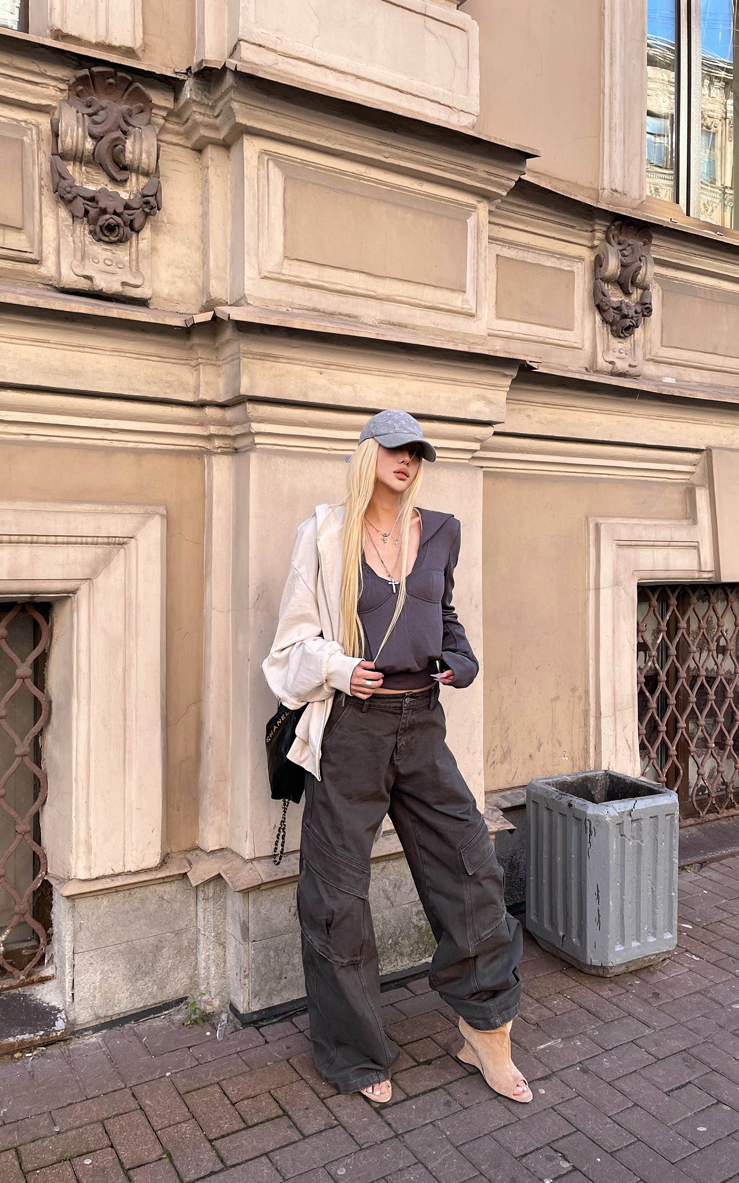 Rase le sol 彫刻されたワイドレッグユーティリティデニムパンツ