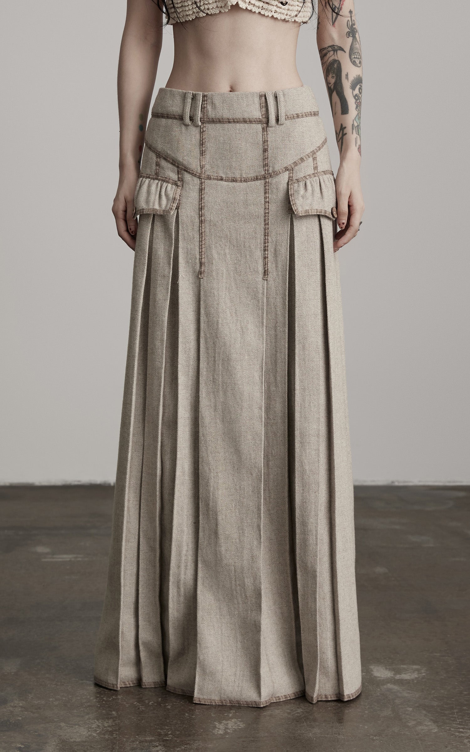 DOINDULGE Herringbone Pleated Maxi Skirt