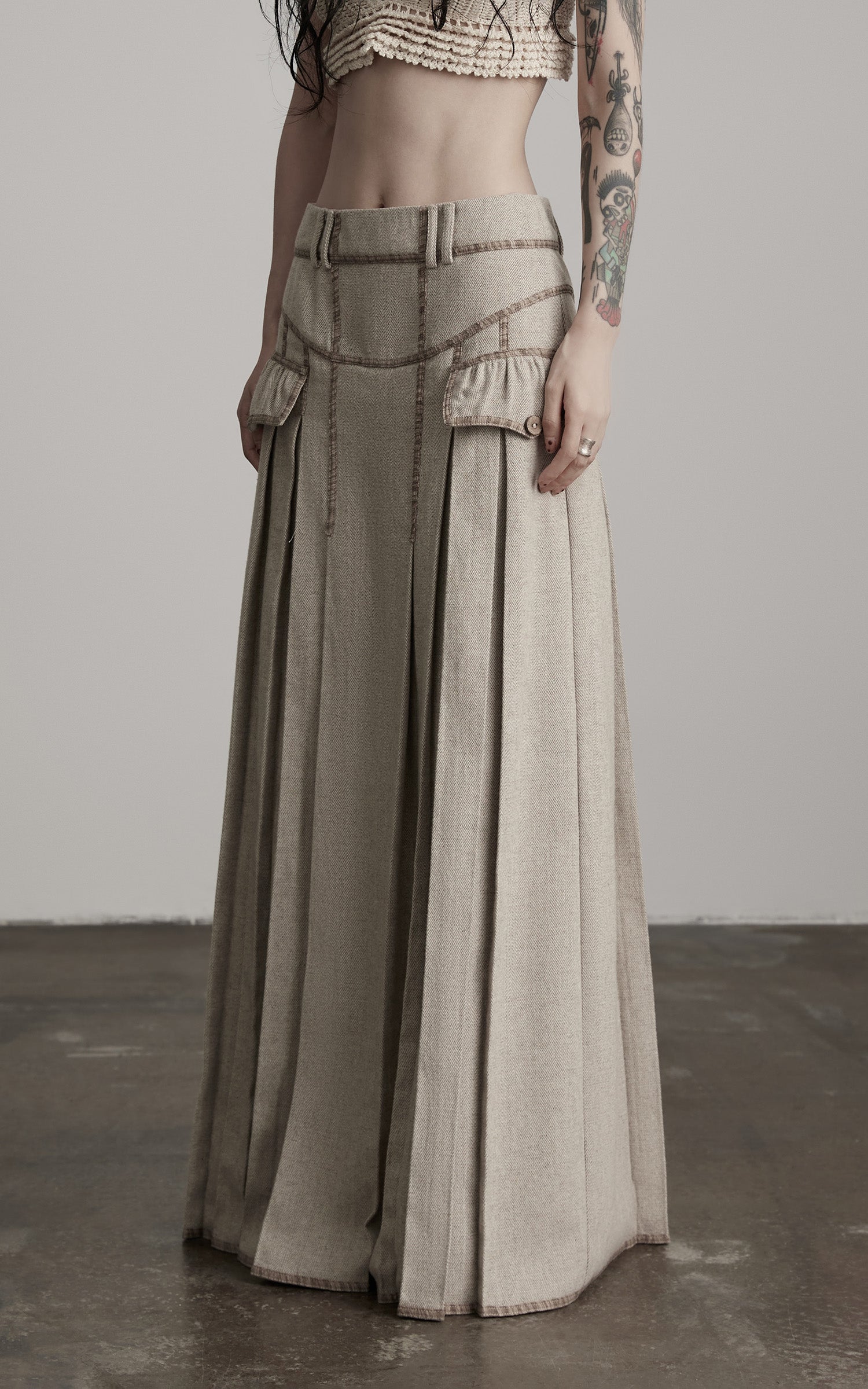 DOINDULGE Herringbone Pleated Maxi Skirt