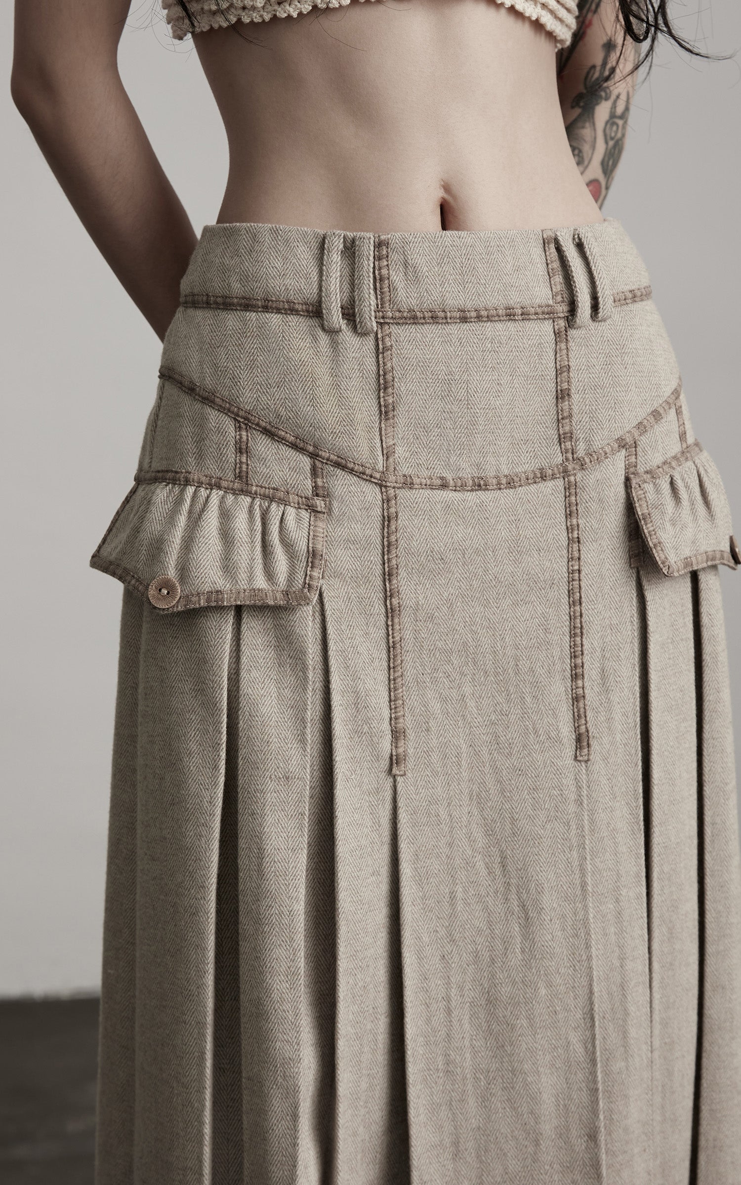 DOINDULGE Herringbone Pleated Maxi Skirt