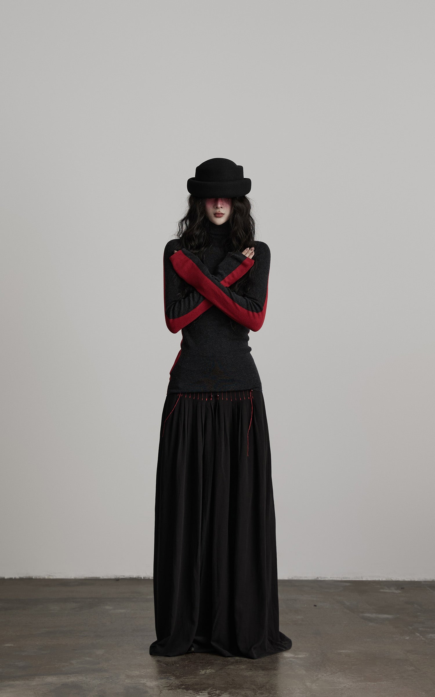 DOINDULGE Contrast Panel Knit Top
