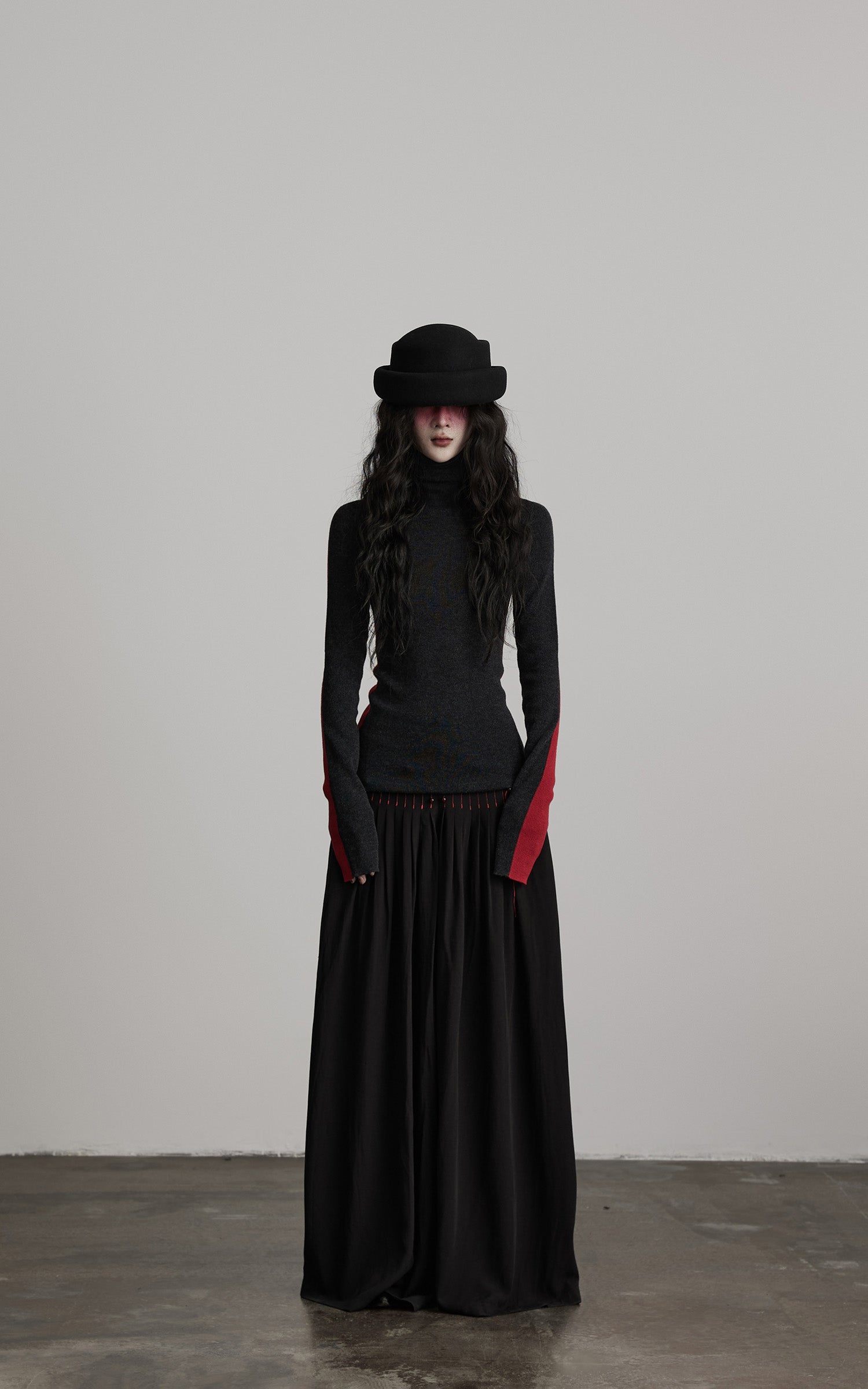 DOINDULGE Contrast Panel Knit Top