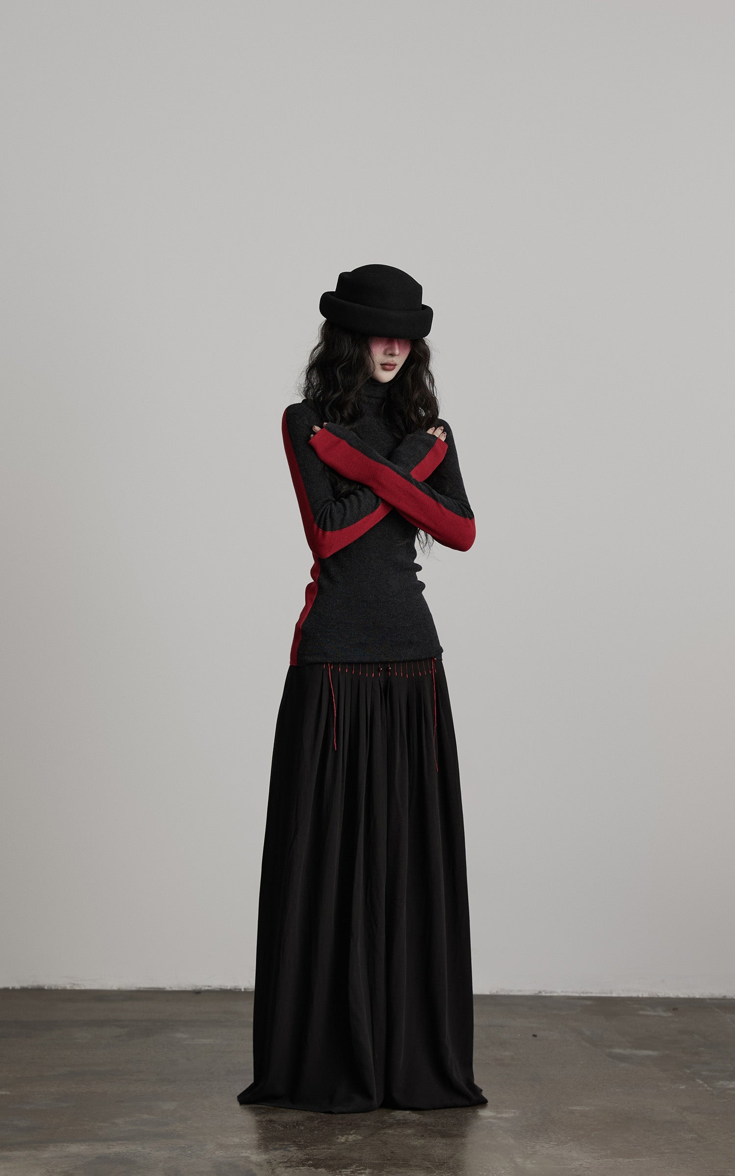 DOINDULGE Contrast Panel Knit Top