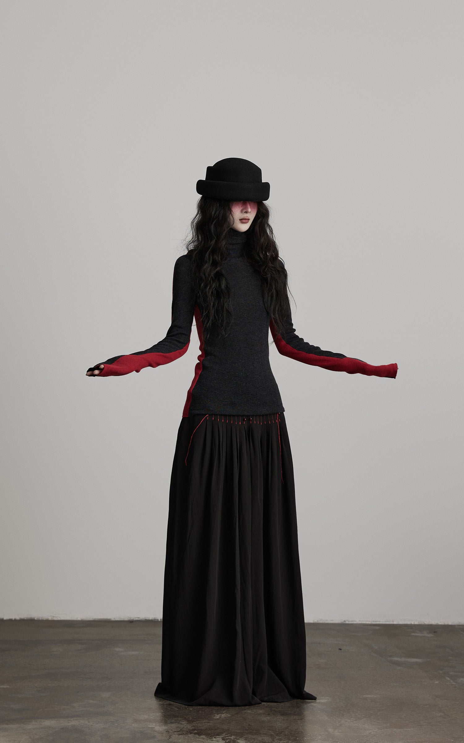 DOINDULGE Contrast Panel Knit Top