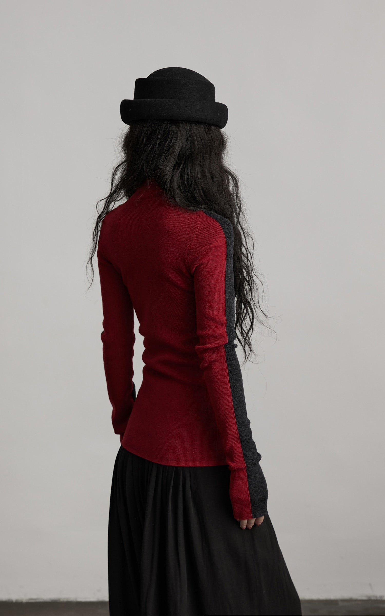 DOINDULGE Contrast Panel Knit Top
