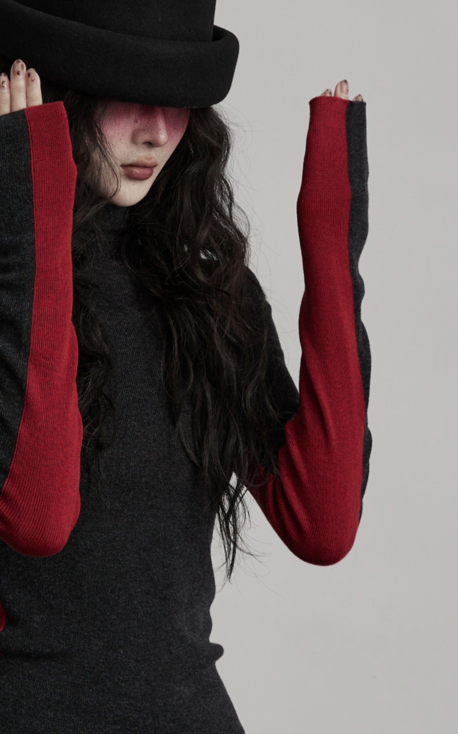 DOINDULGE Contrast Panel Knit Top