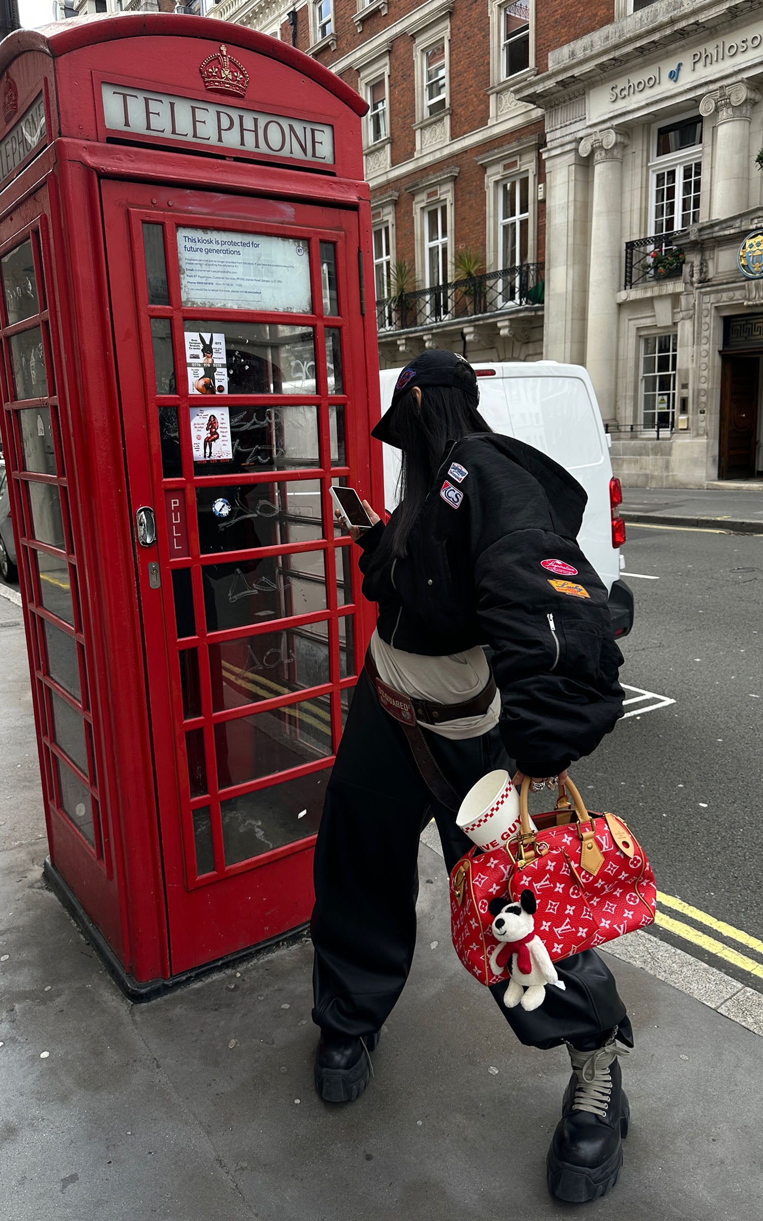 WARDEN EDGE 모토 패치 후드 크롭 봄버 자켓