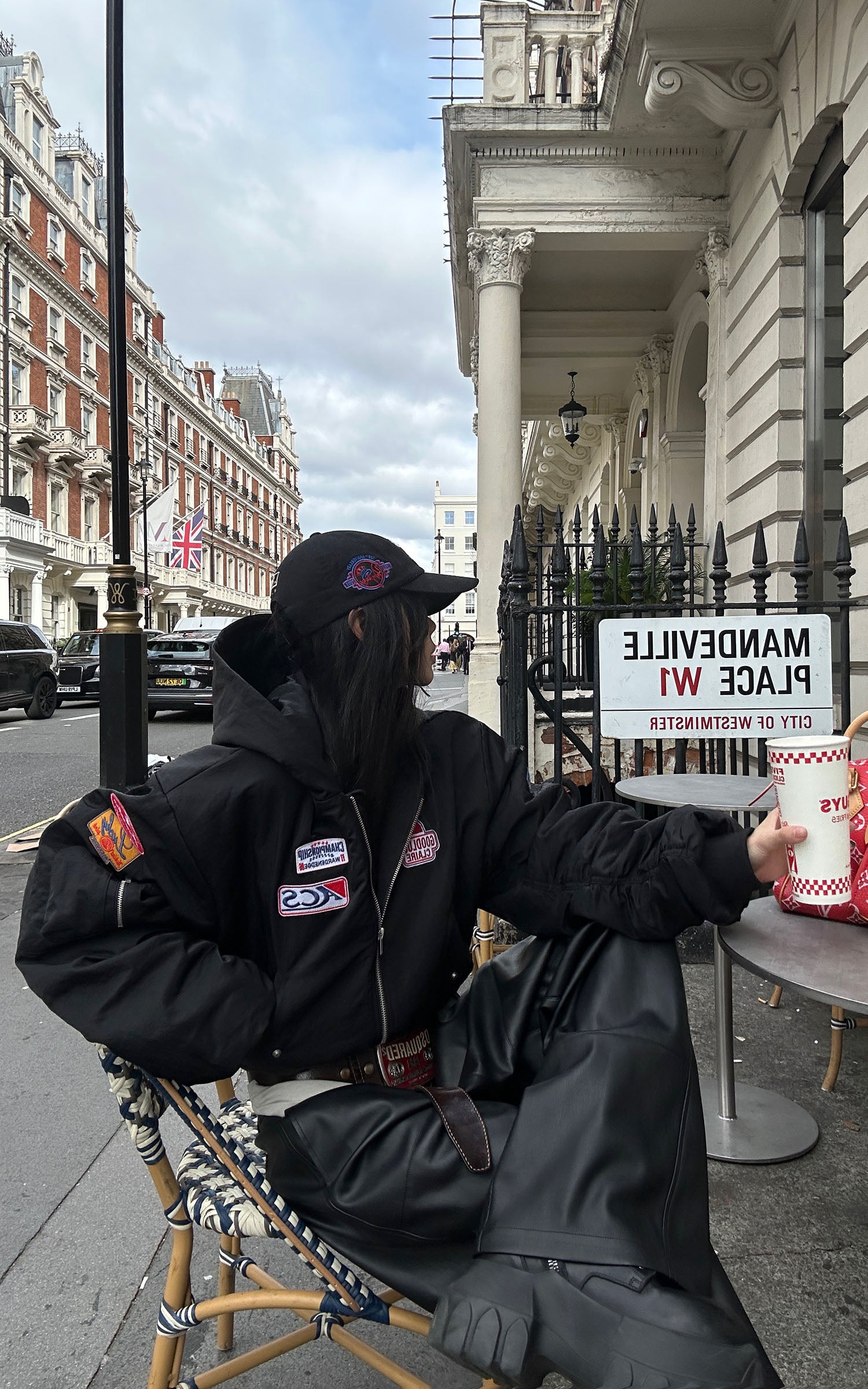 WARDEN EDGE 모토 패치 후드 크롭 봄버 자켓