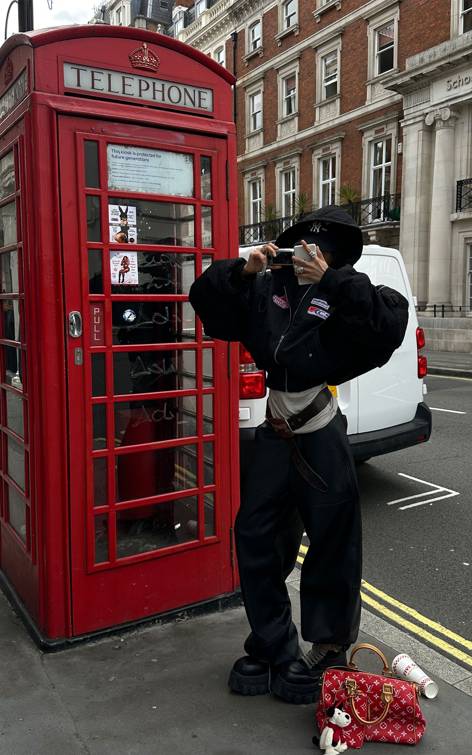 WARDEN EDGE 모토 패치 후드 크롭 봄버 자켓