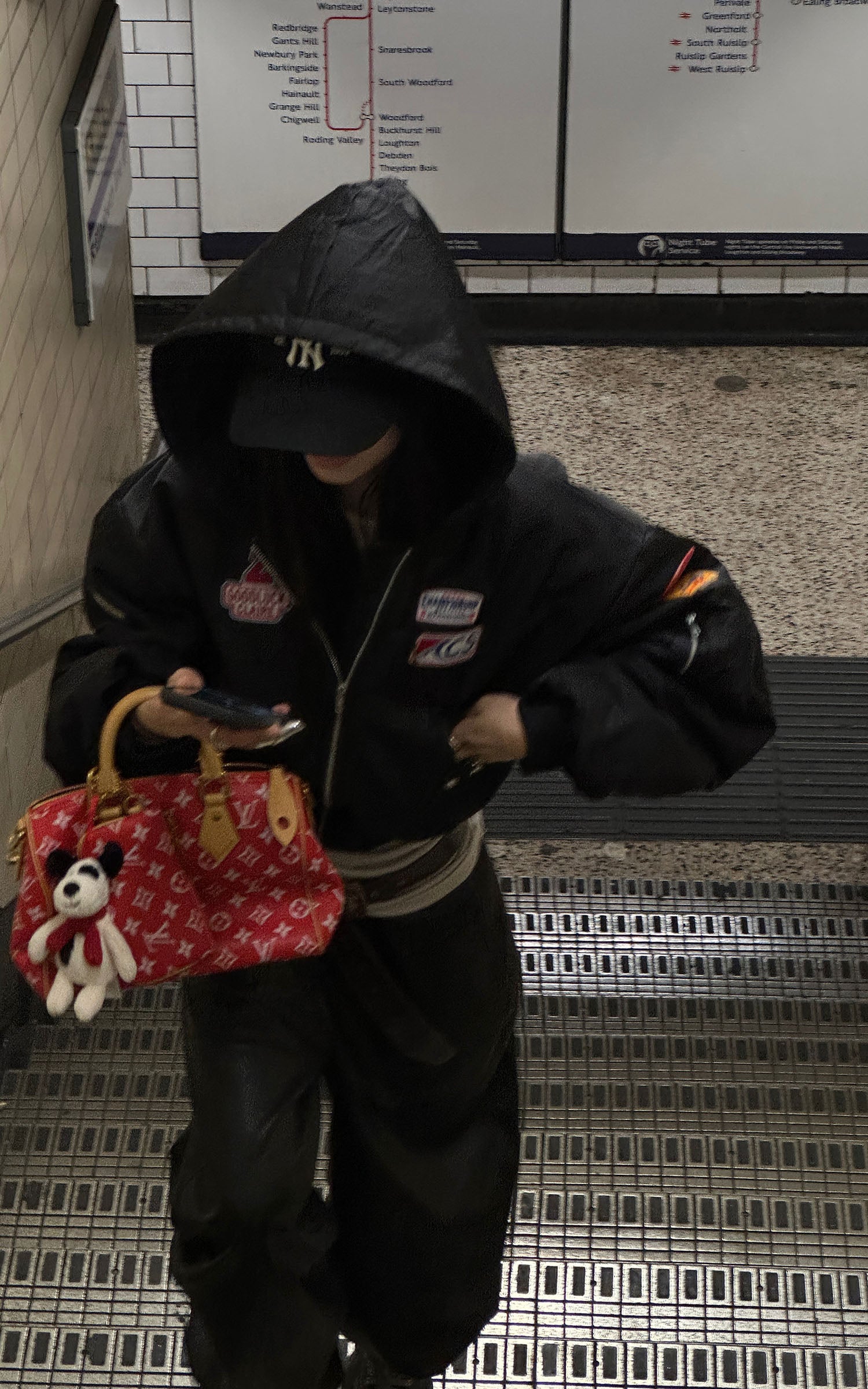 WARDEN EDGE 모토 패치 후드 크롭 봄버 자켓