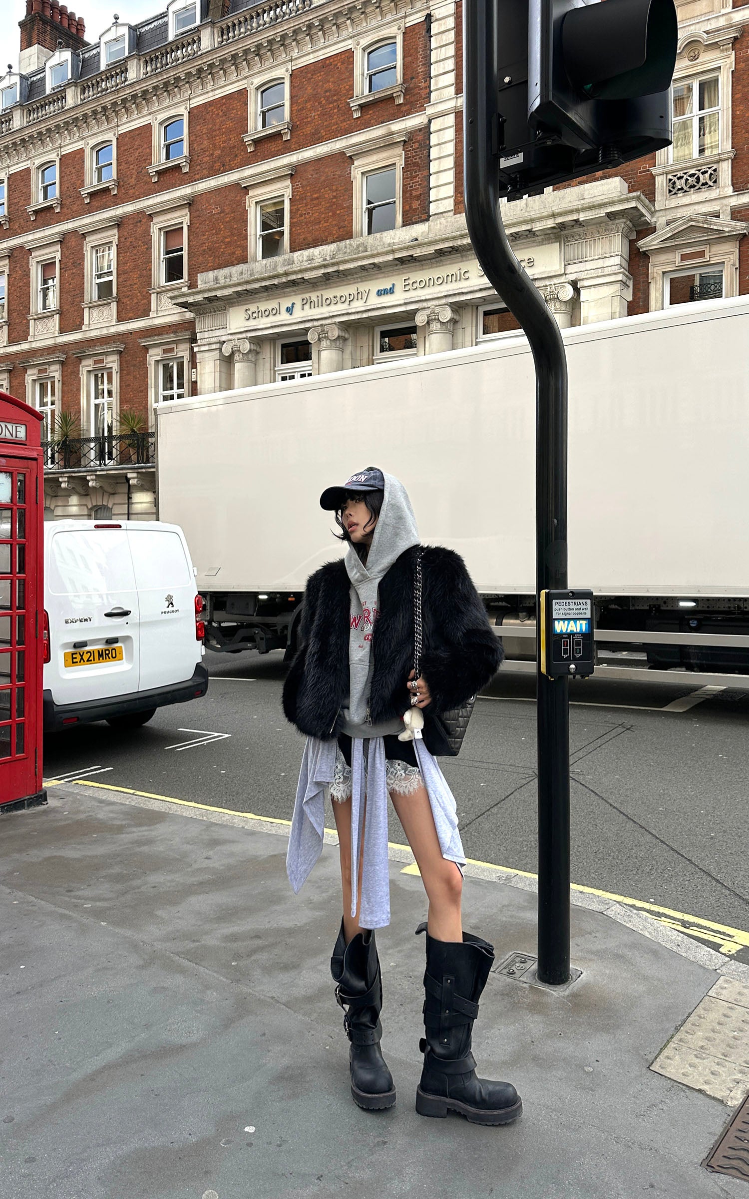 WARDEN EDGE Vintage Logo Oversized Hoodie