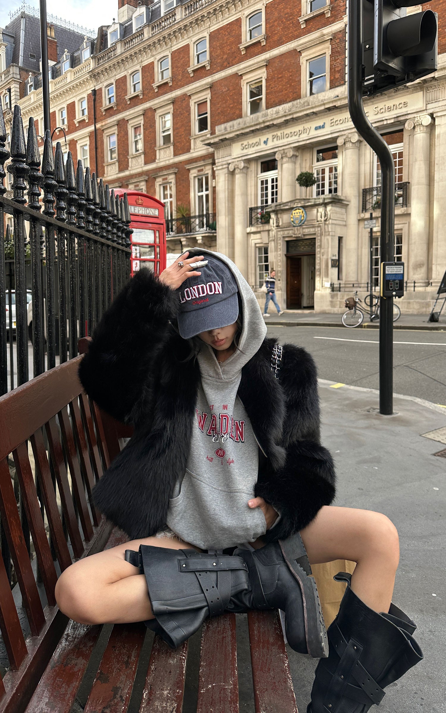 WARDEN EDGE Vintage Logo Oversized Hoodie