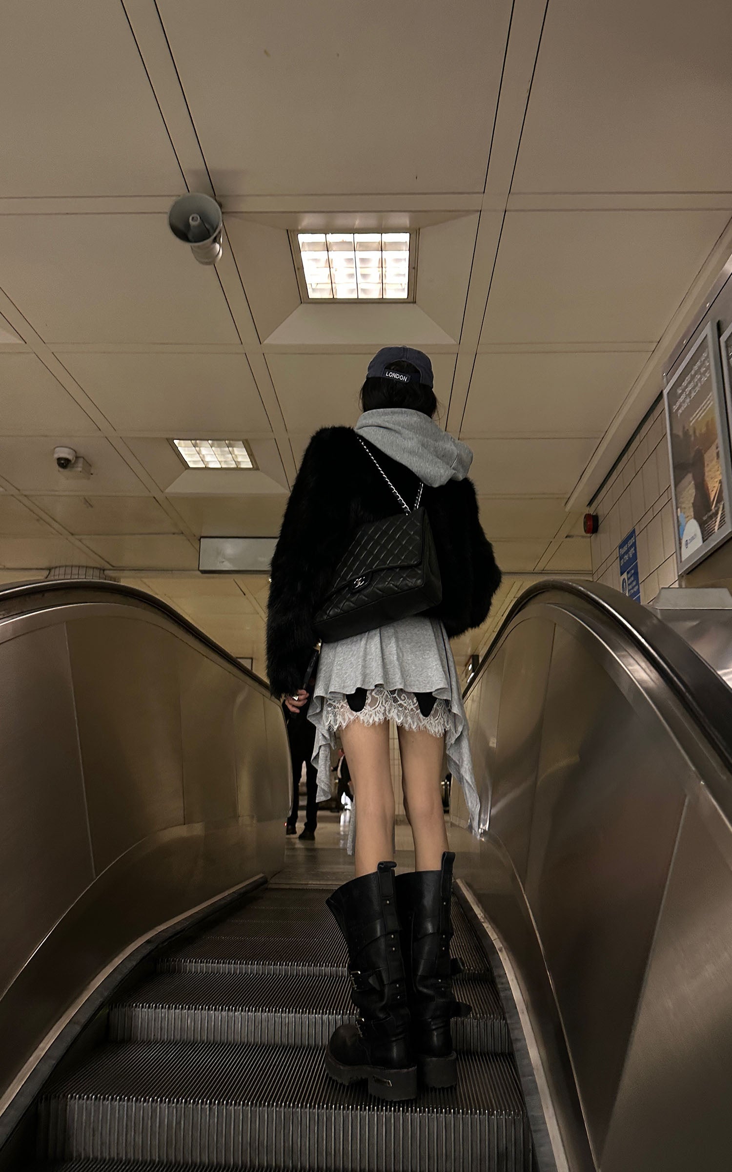 WARDEN EDGE Vintage Logo Oversized Hoodie