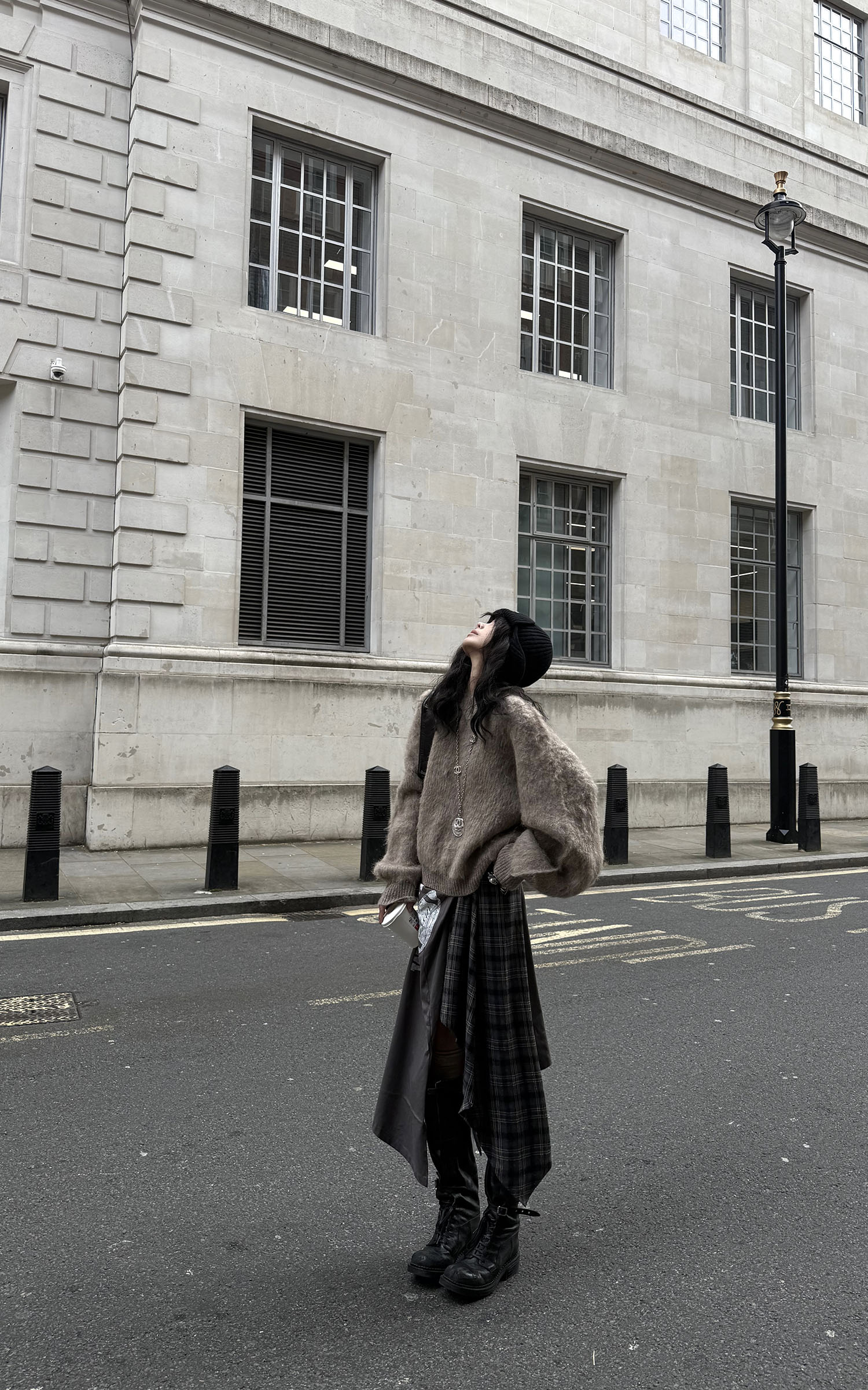 WARDEN EDGE 텍스처 오버사이즈 니트 스웨터