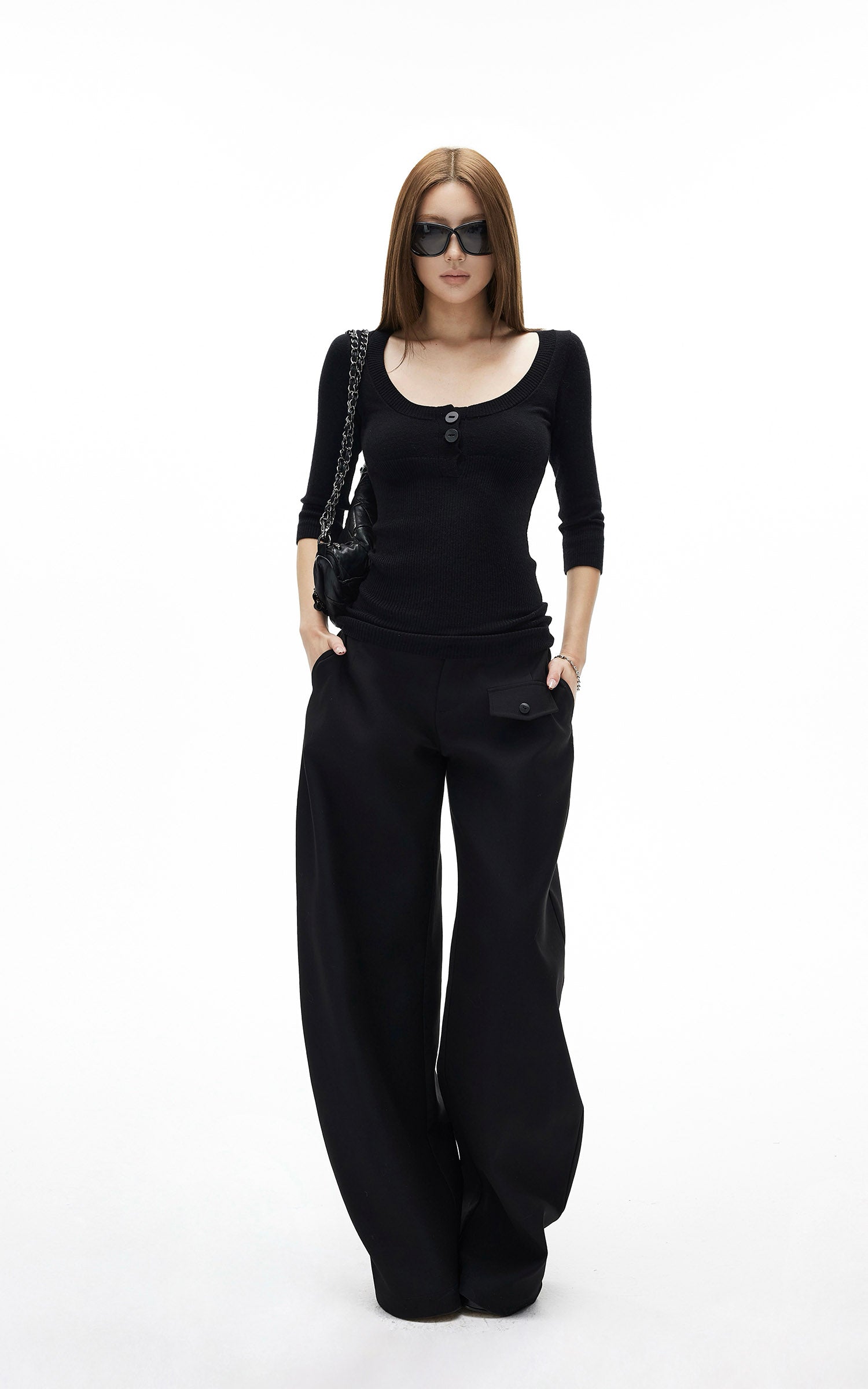 IAMXIAA 버튼 디테일 스쿱넥 니트 탑