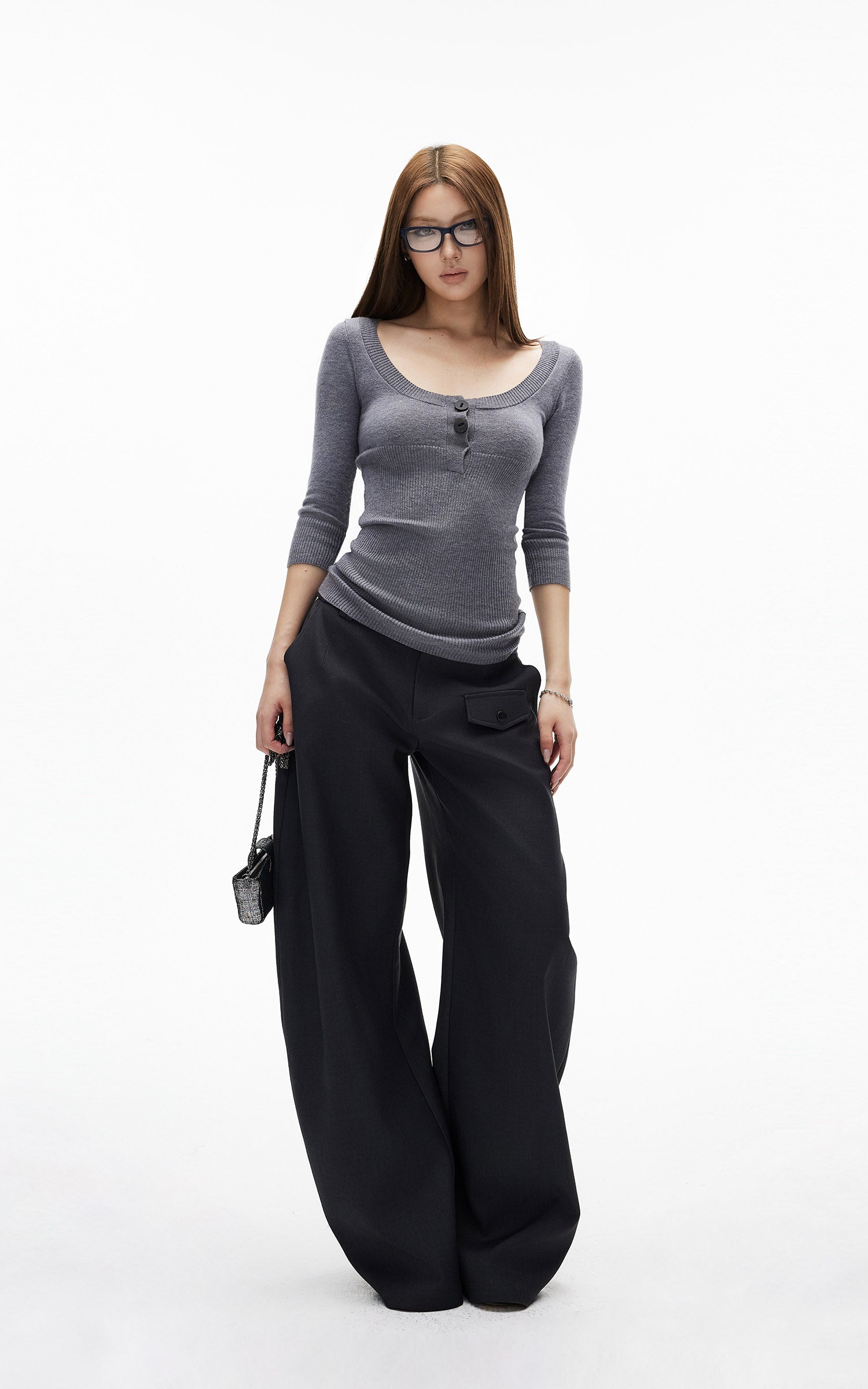 IAMXIAA 버튼 디테일 스쿱넥 니트 탑