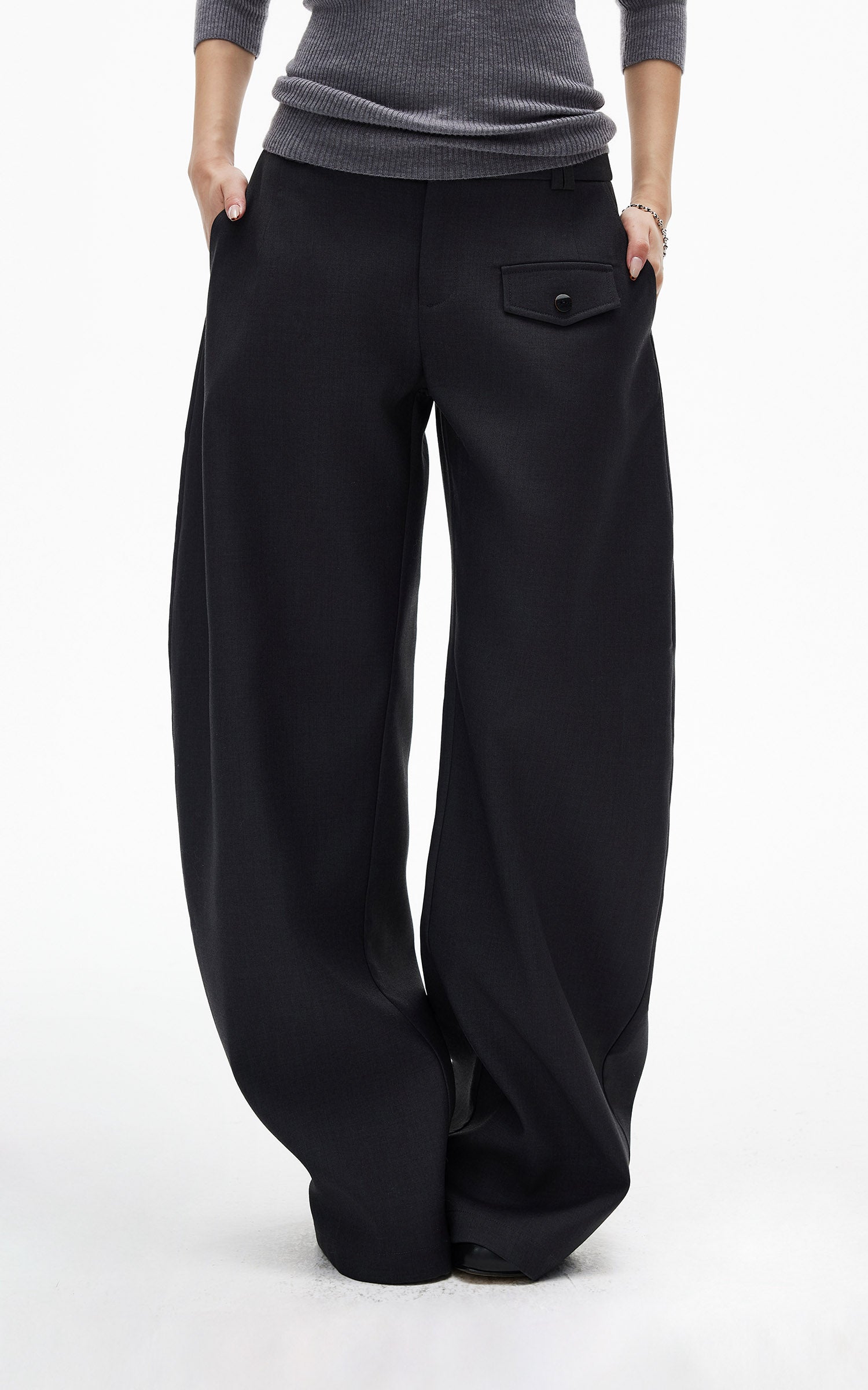 IAMXIAA ポケットフラップディテール付きストラクチャードワイドレッグテーラードパンツ