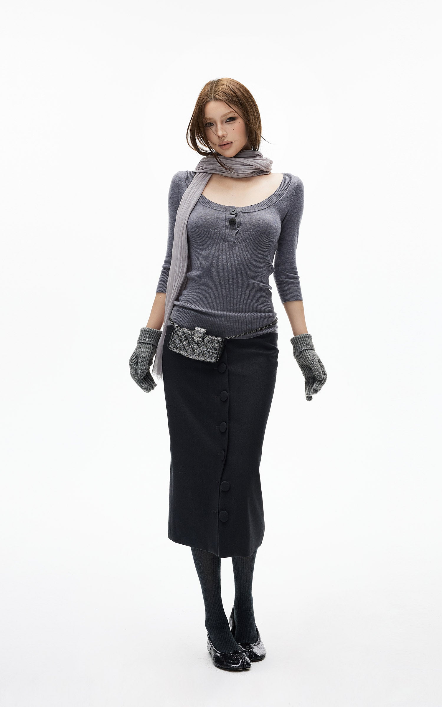 IAMXIAA 버튼 디테일 스쿱넥 니트 탑