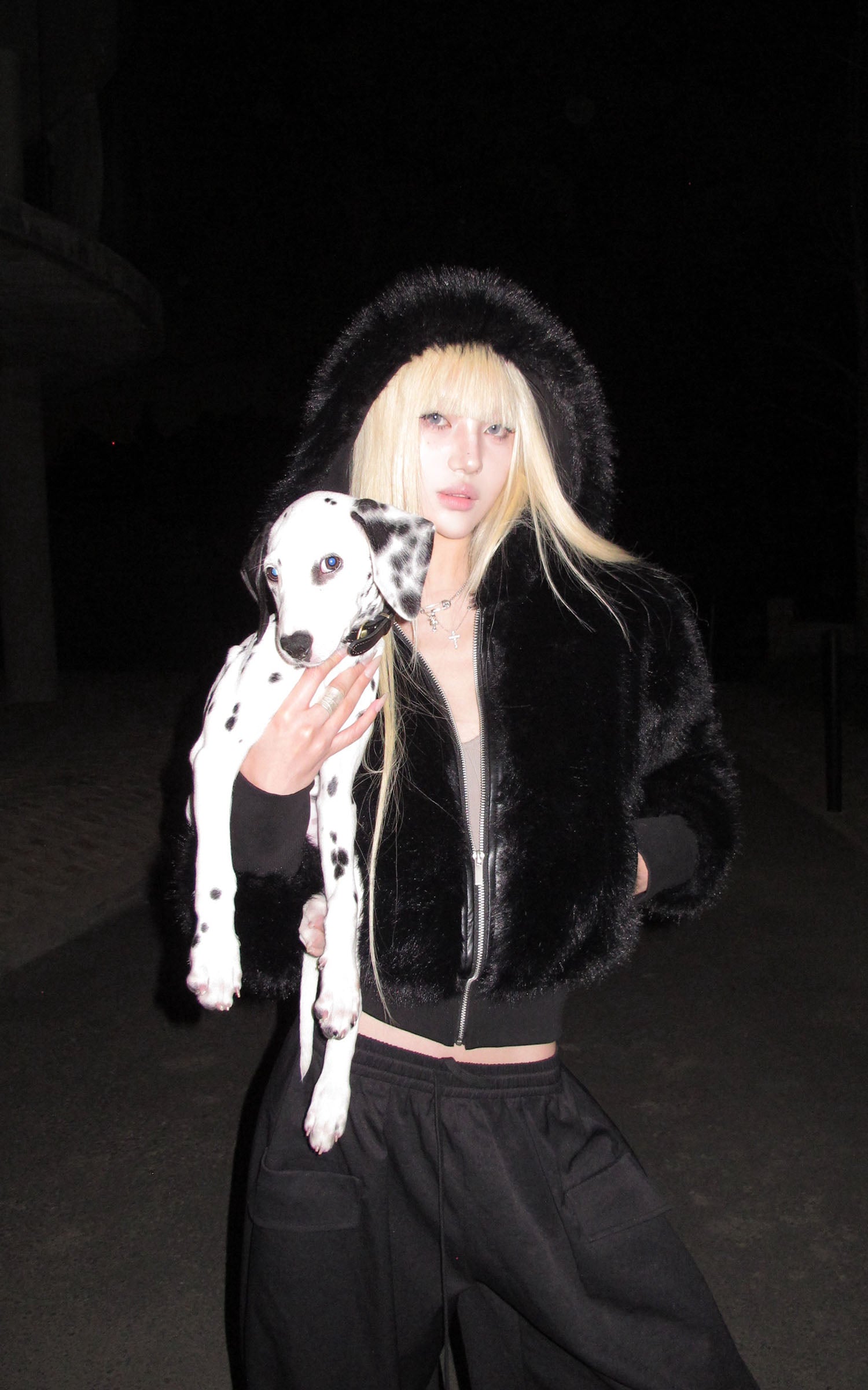 Rase le sol デビルウィング付きフェイクファーフーディ