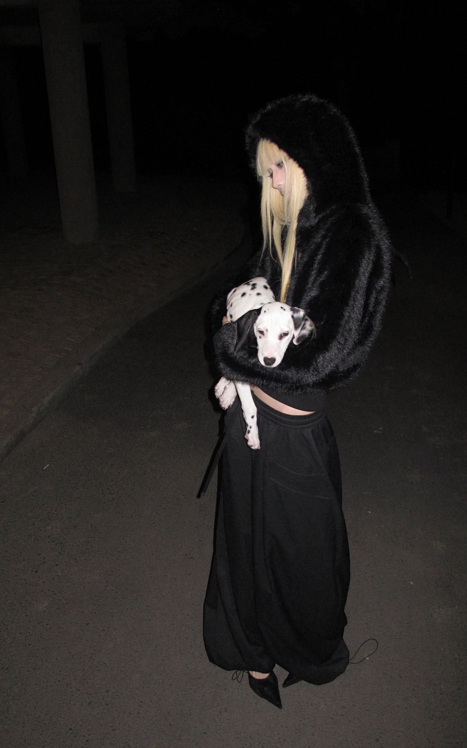 Rase le sol デビルウィング付きフェイクファーフーディ