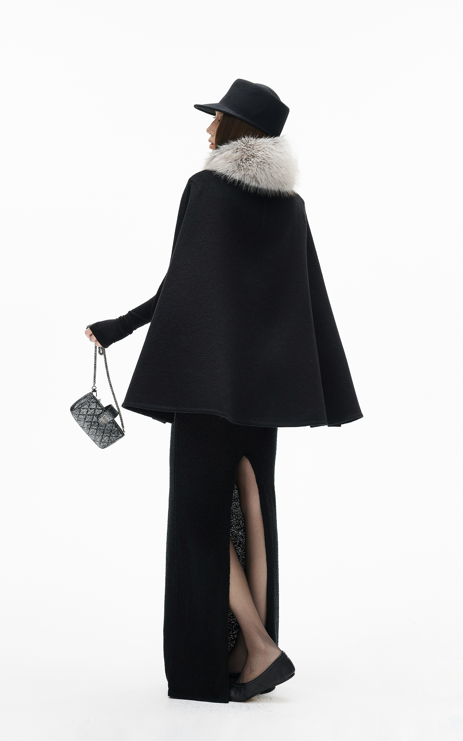 IAMXIAA フェイクファーの襟とトグルボタン付きウールケープコート