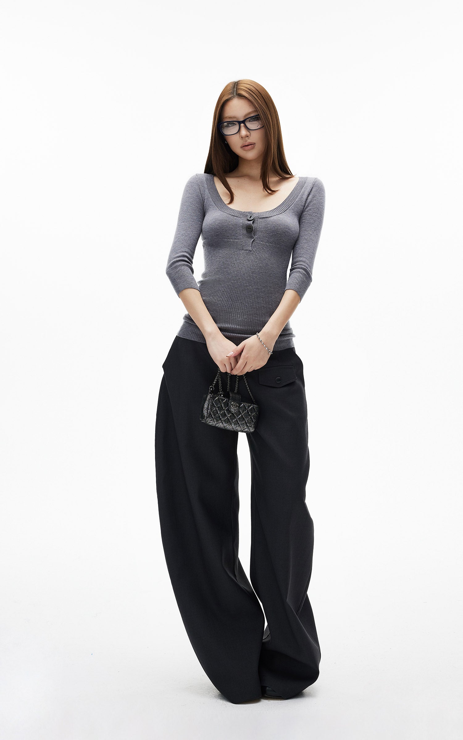 IAMXIAA 버튼 디테일 스쿱넥 니트 탑