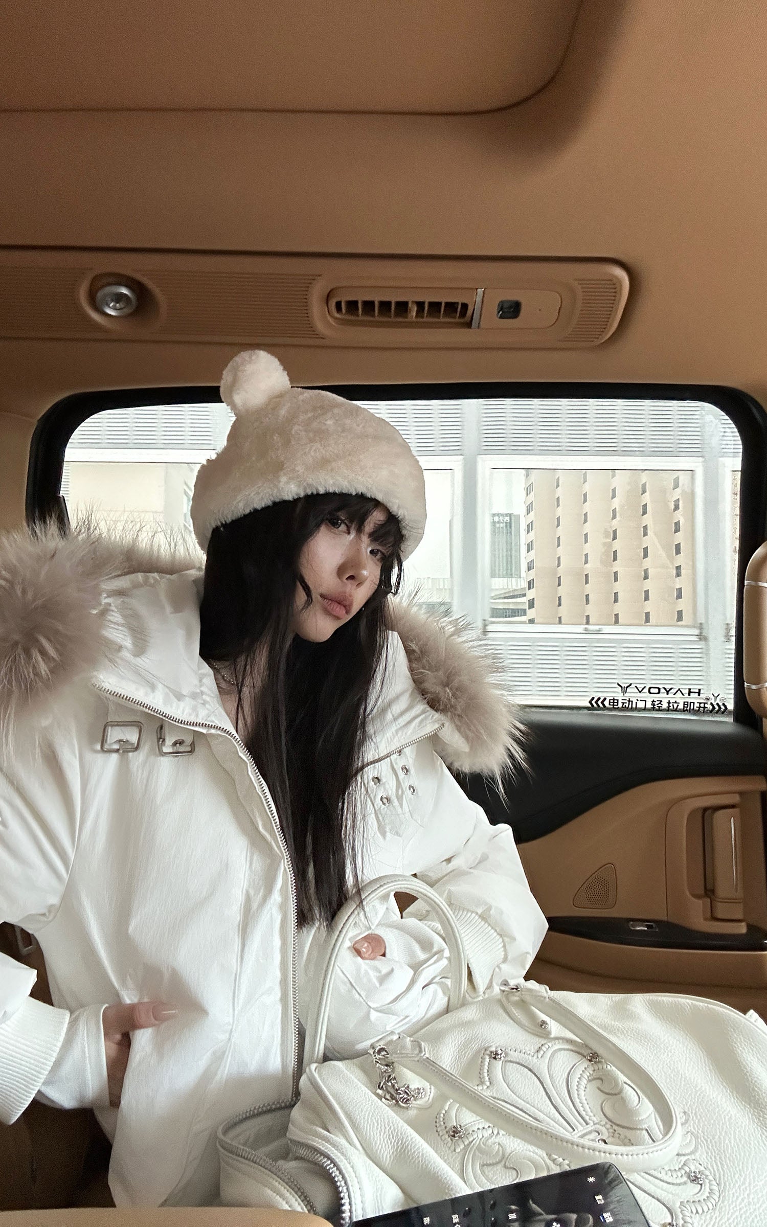 WARDEN EDGE 取り外し可能なフェイクファー付きクロップドパファージャケット