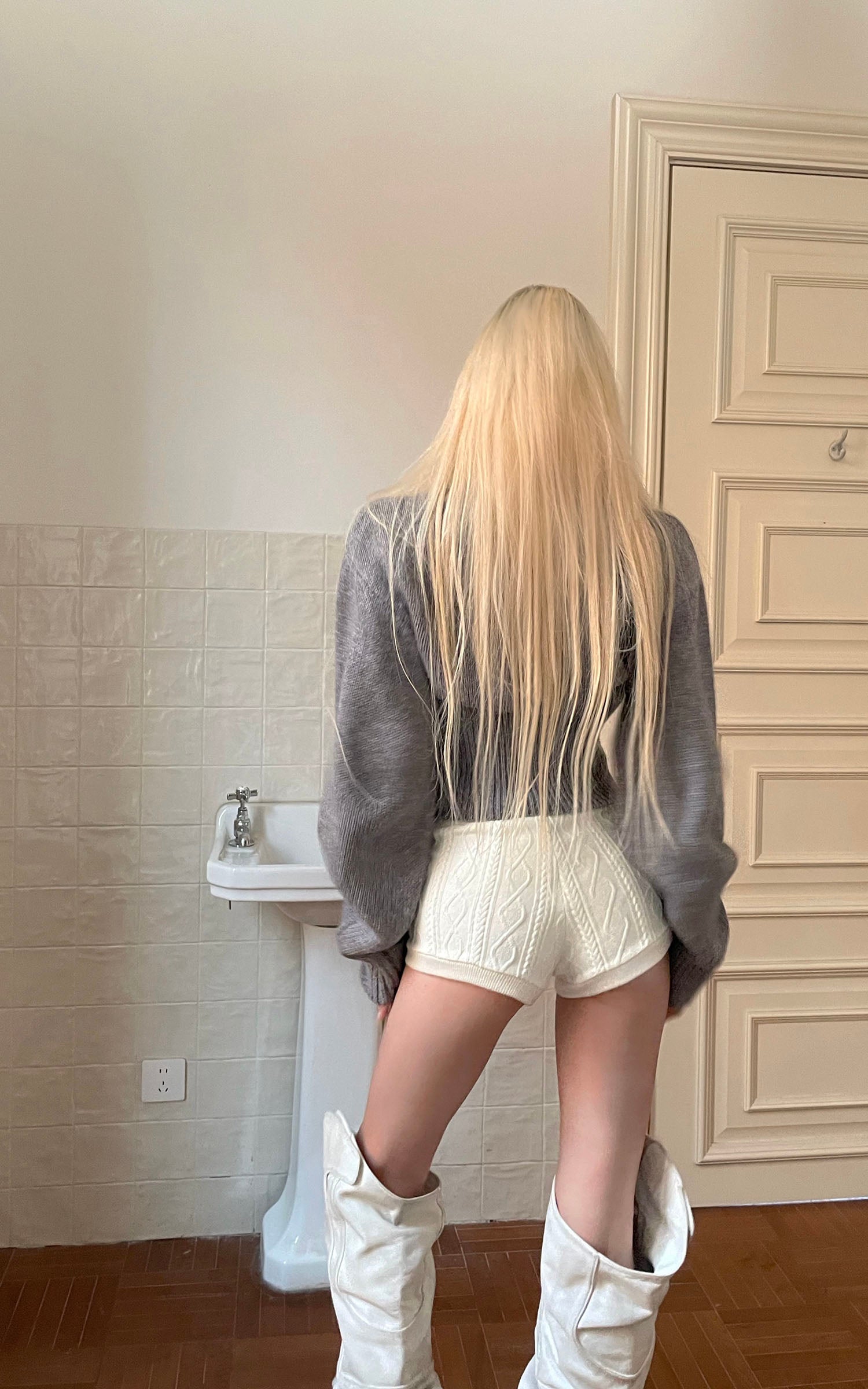 Rase le sol Cropped Turtleneck Sweater